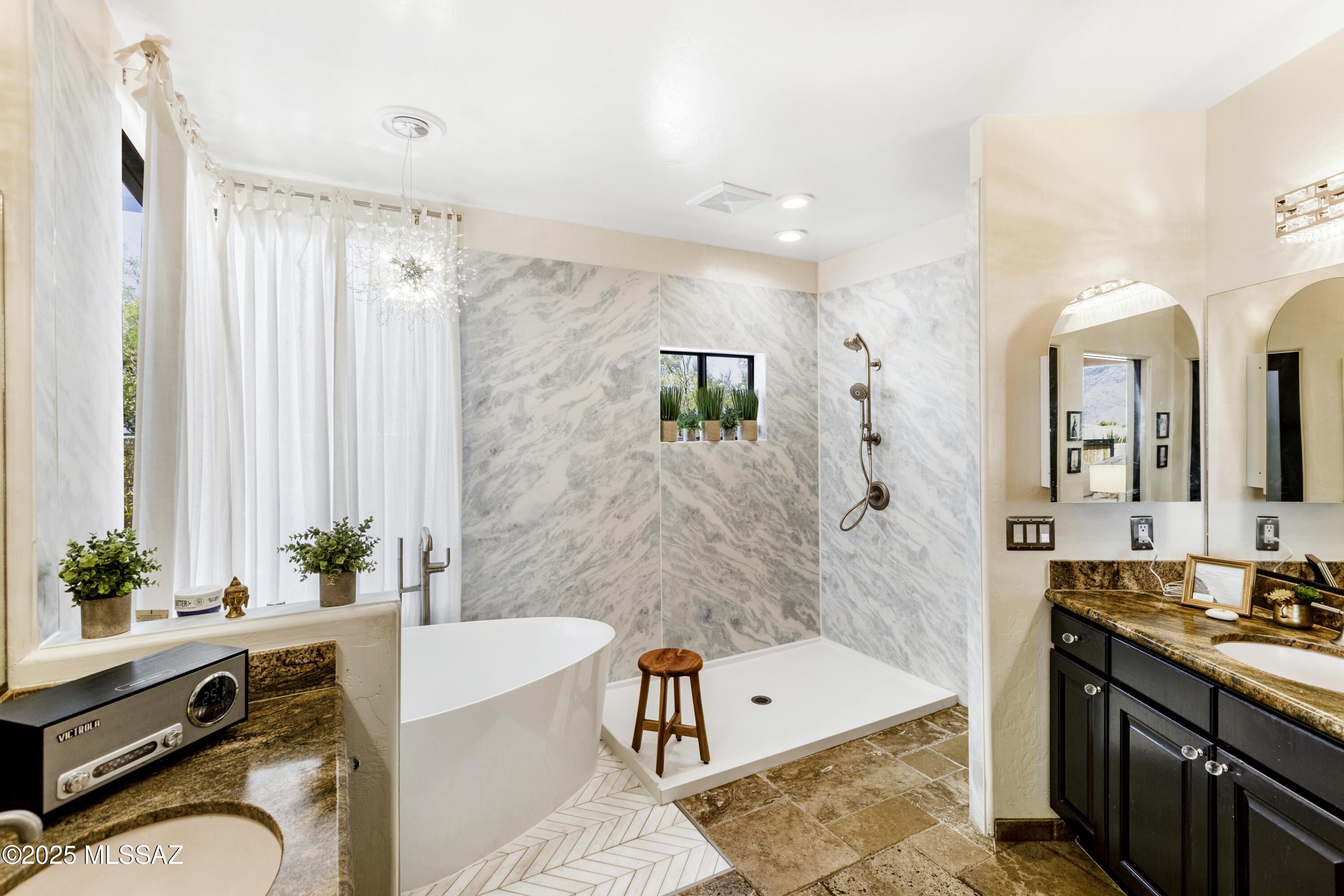 229 W Naranja Drive
