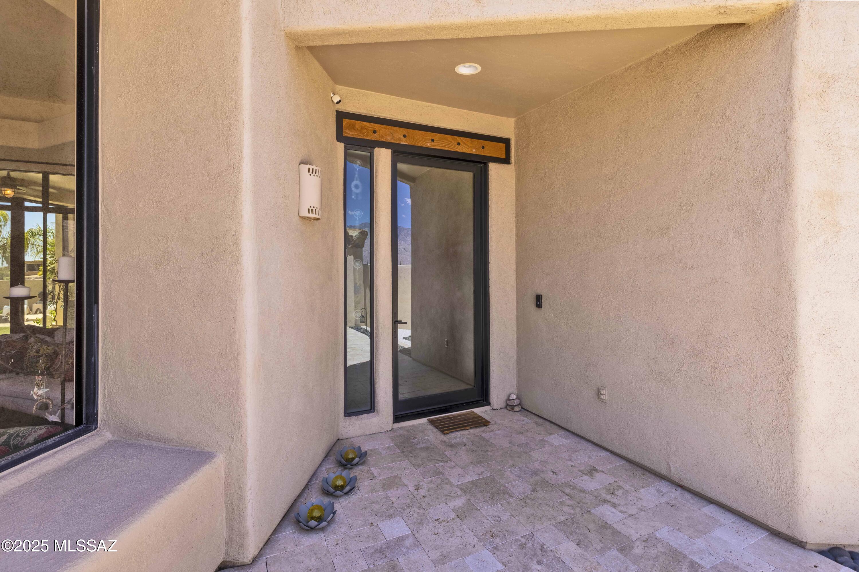 229 W Naranja Drive