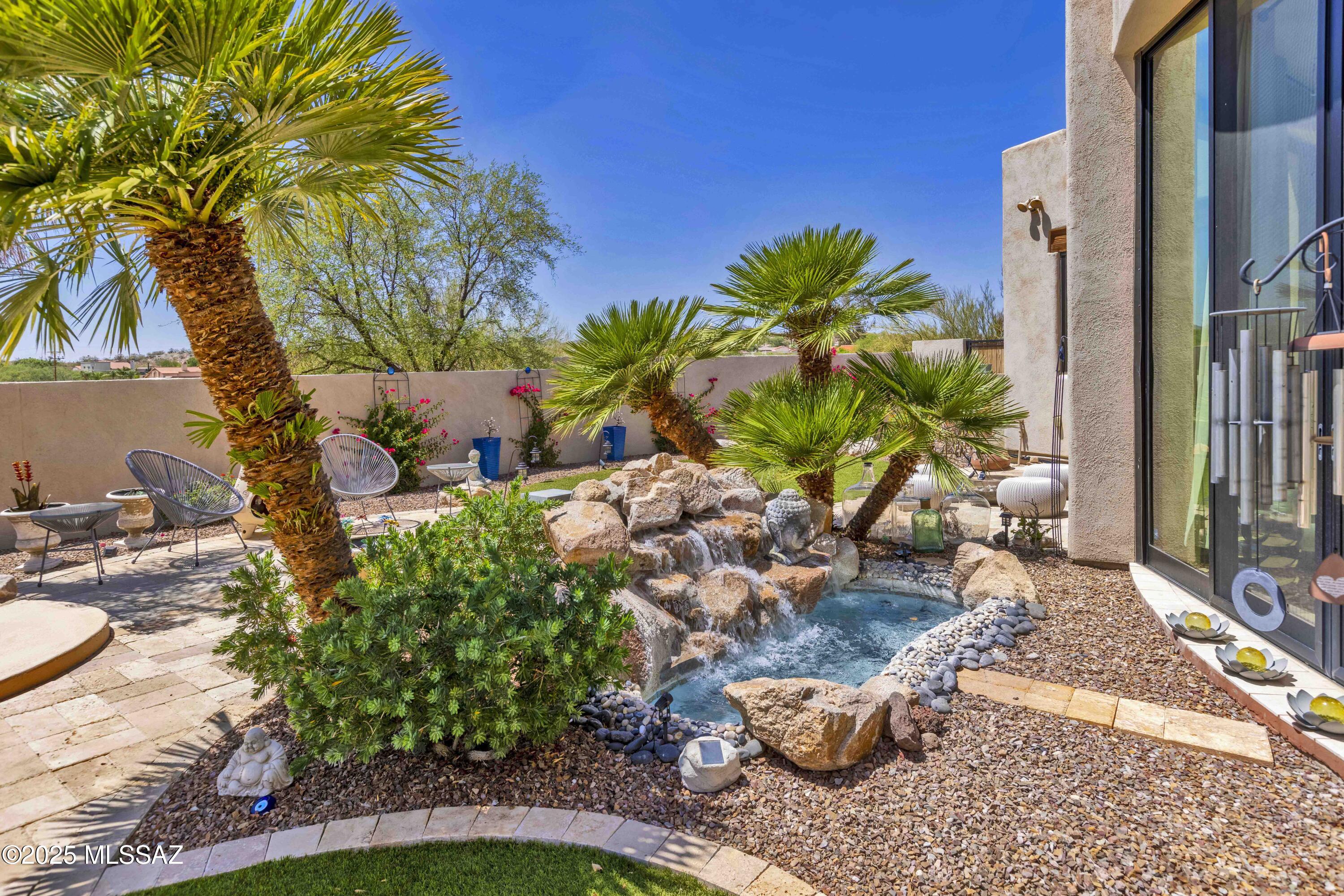 229 W Naranja Drive
