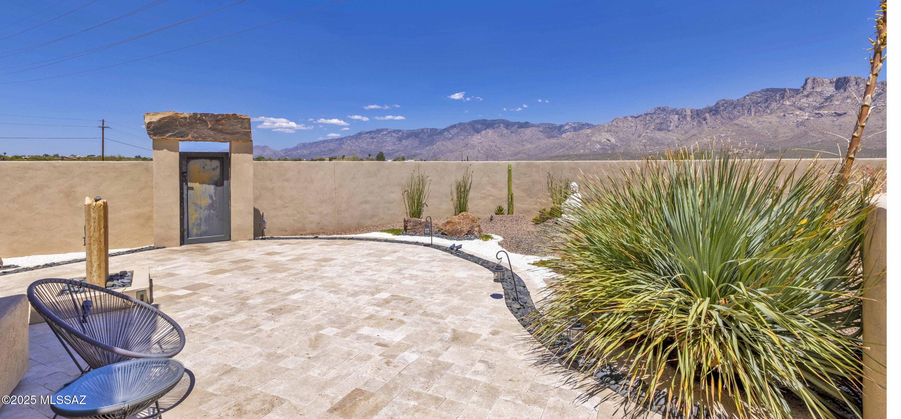 229 W Naranja Drive