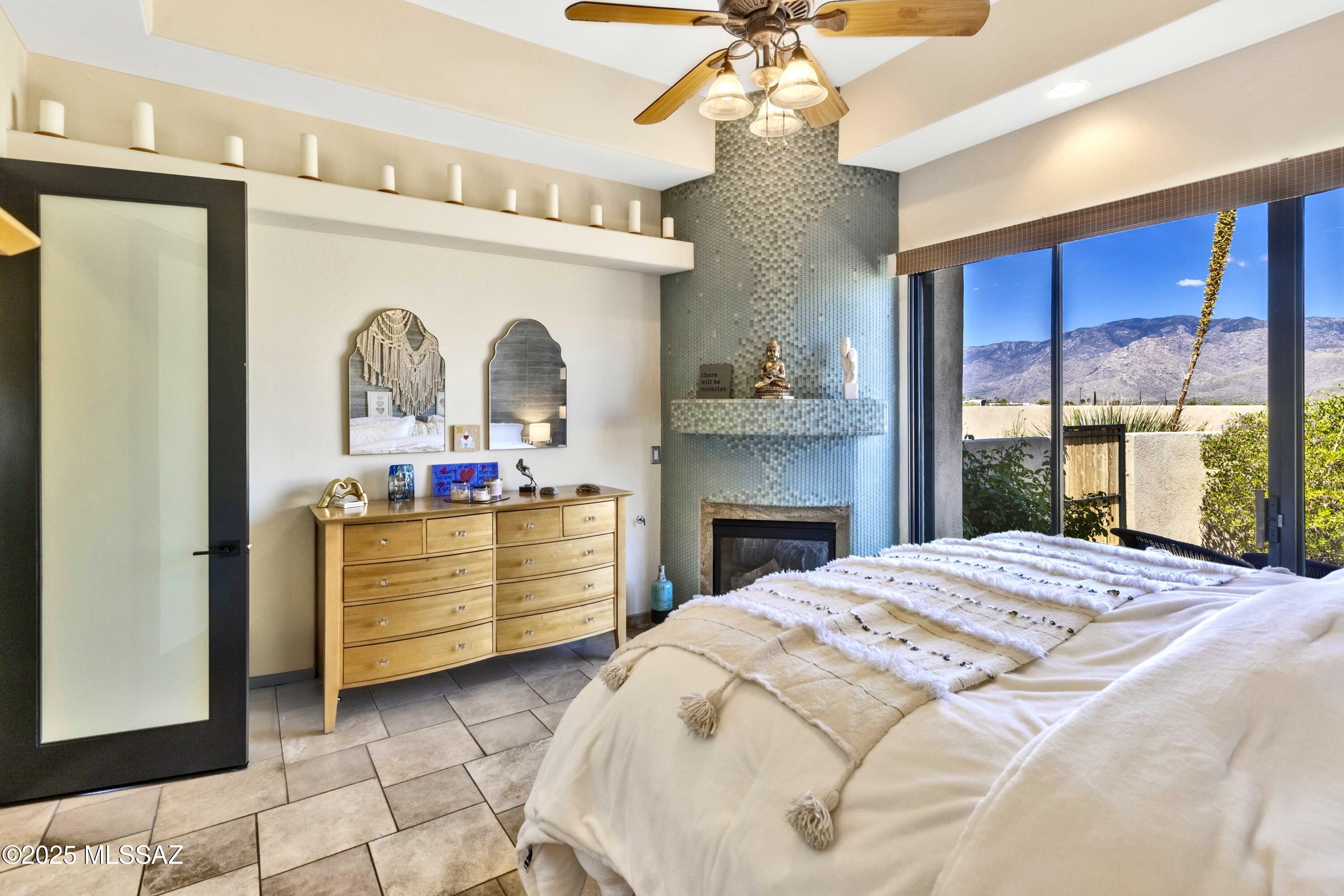 229 W Naranja Drive