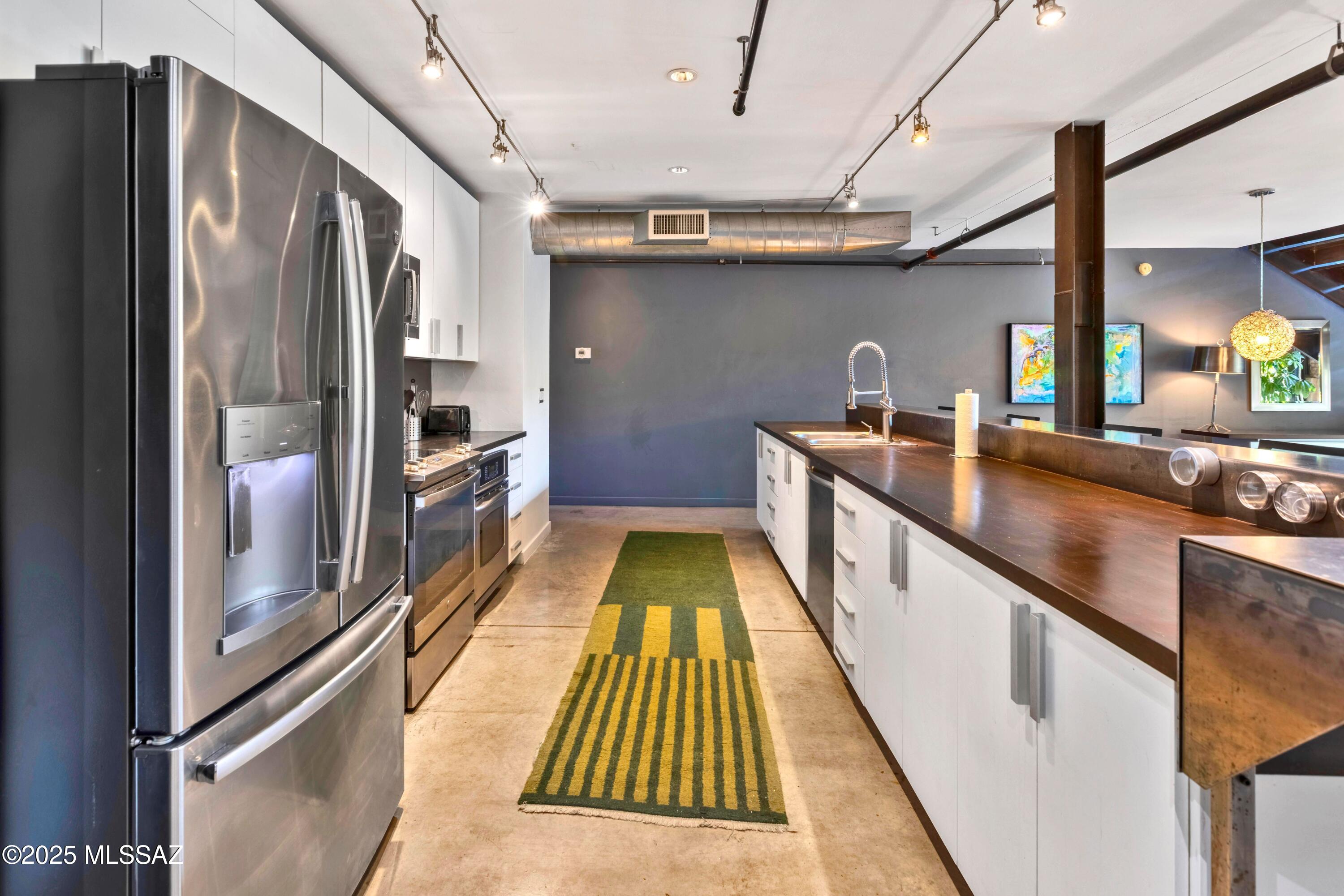 1001 E 17Th Street Unit: 122
