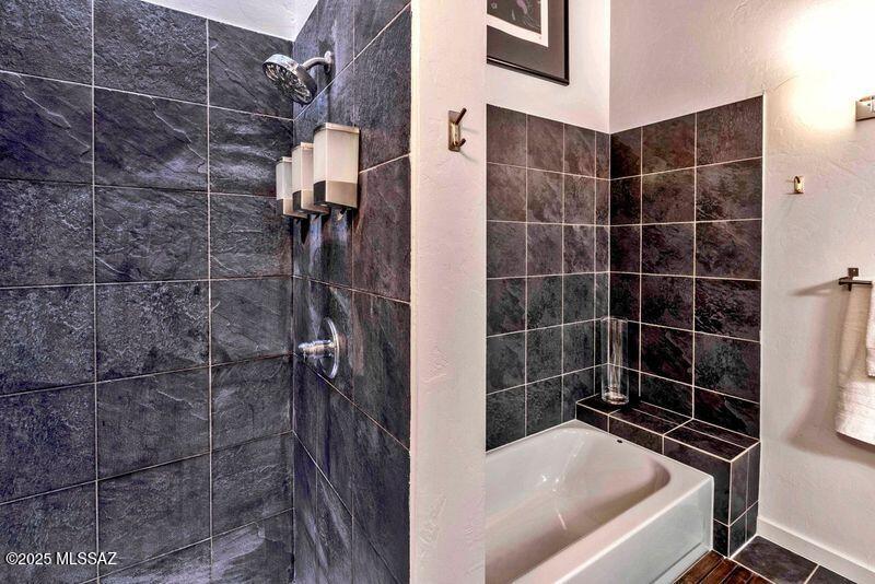 1001 E 17Th Street Unit: 122