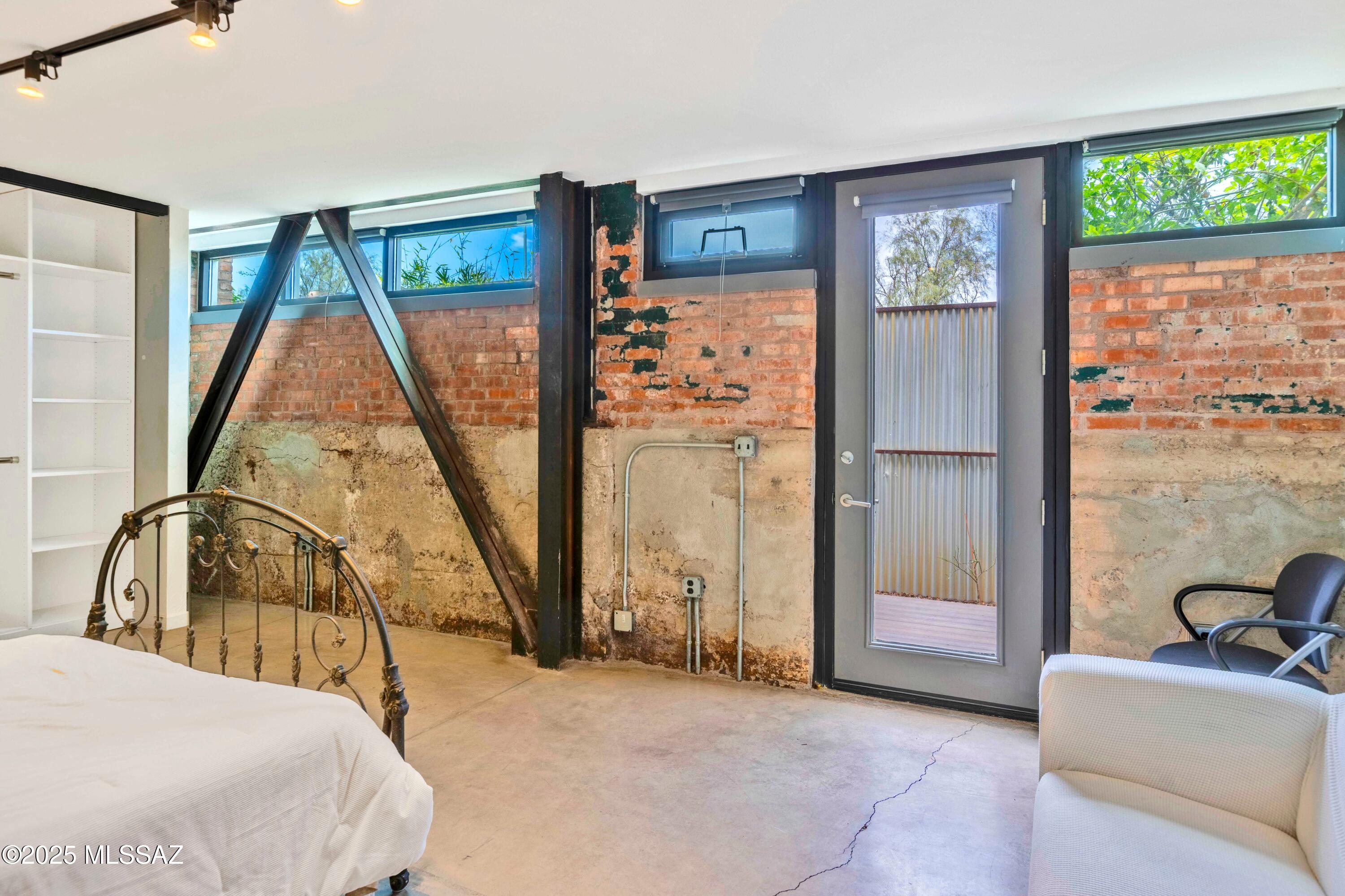 1001 E 17Th Street Unit: 122