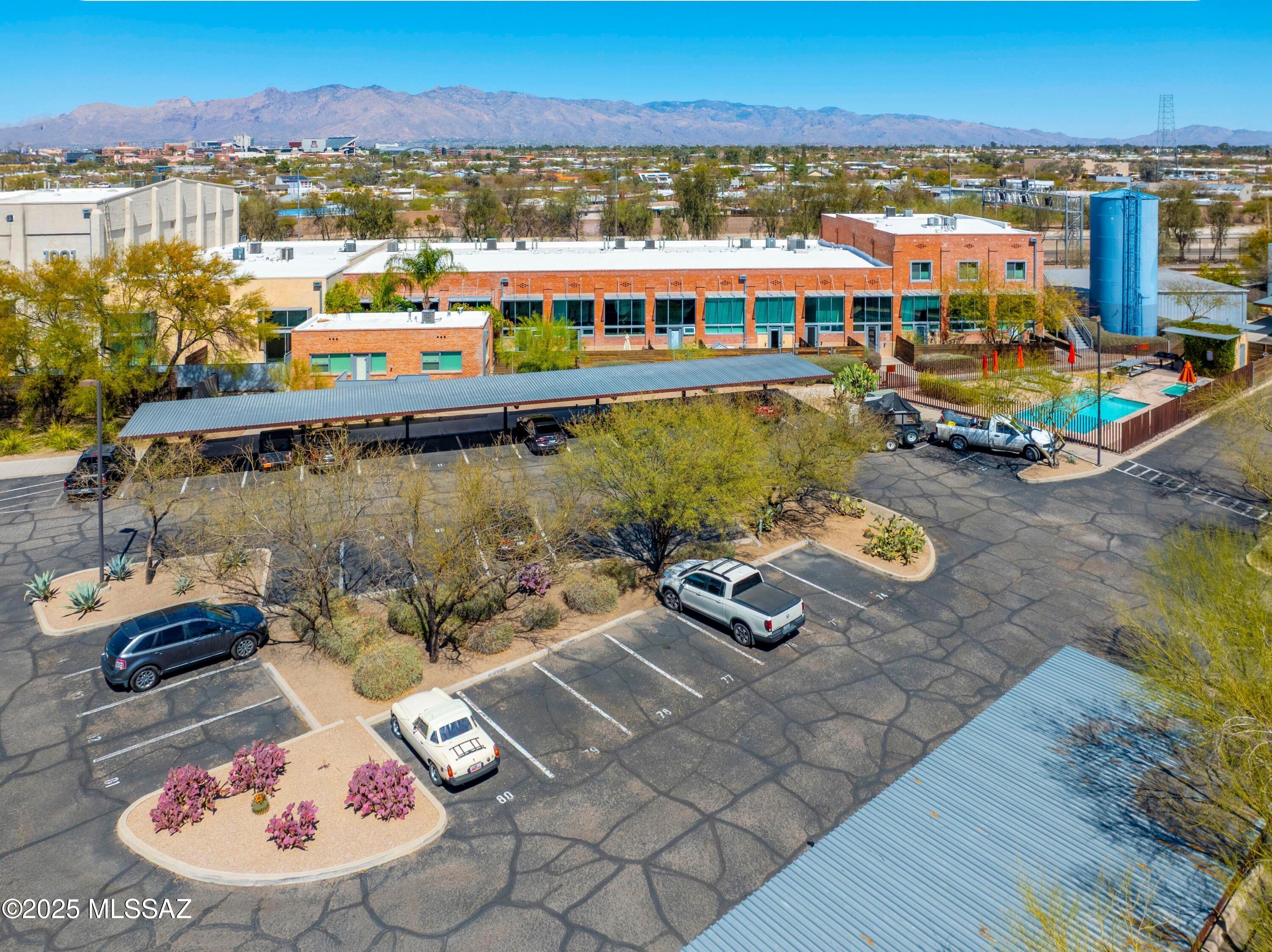 1001 E 17Th Street Unit: 122