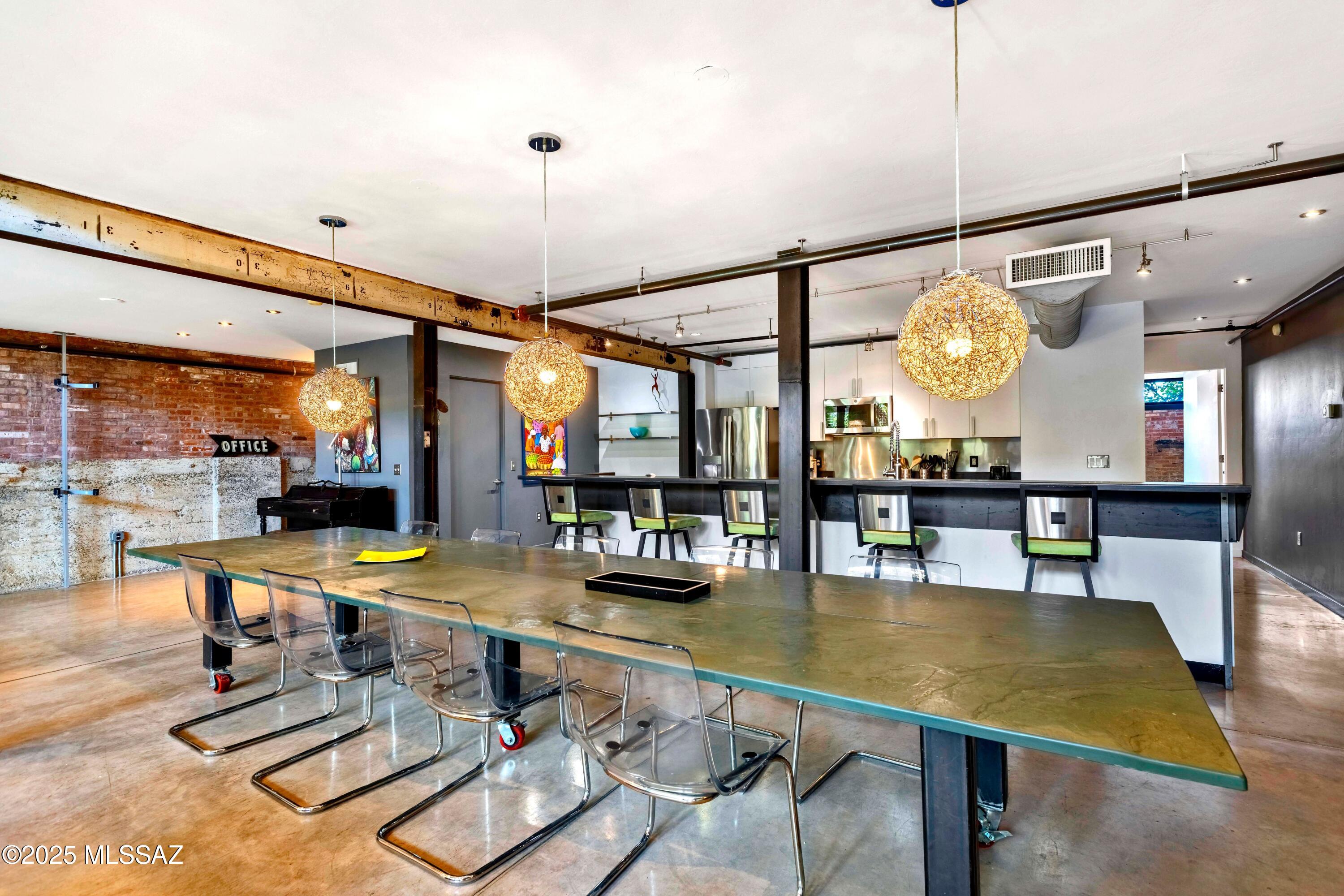 1001 E 17Th Street Unit: 122