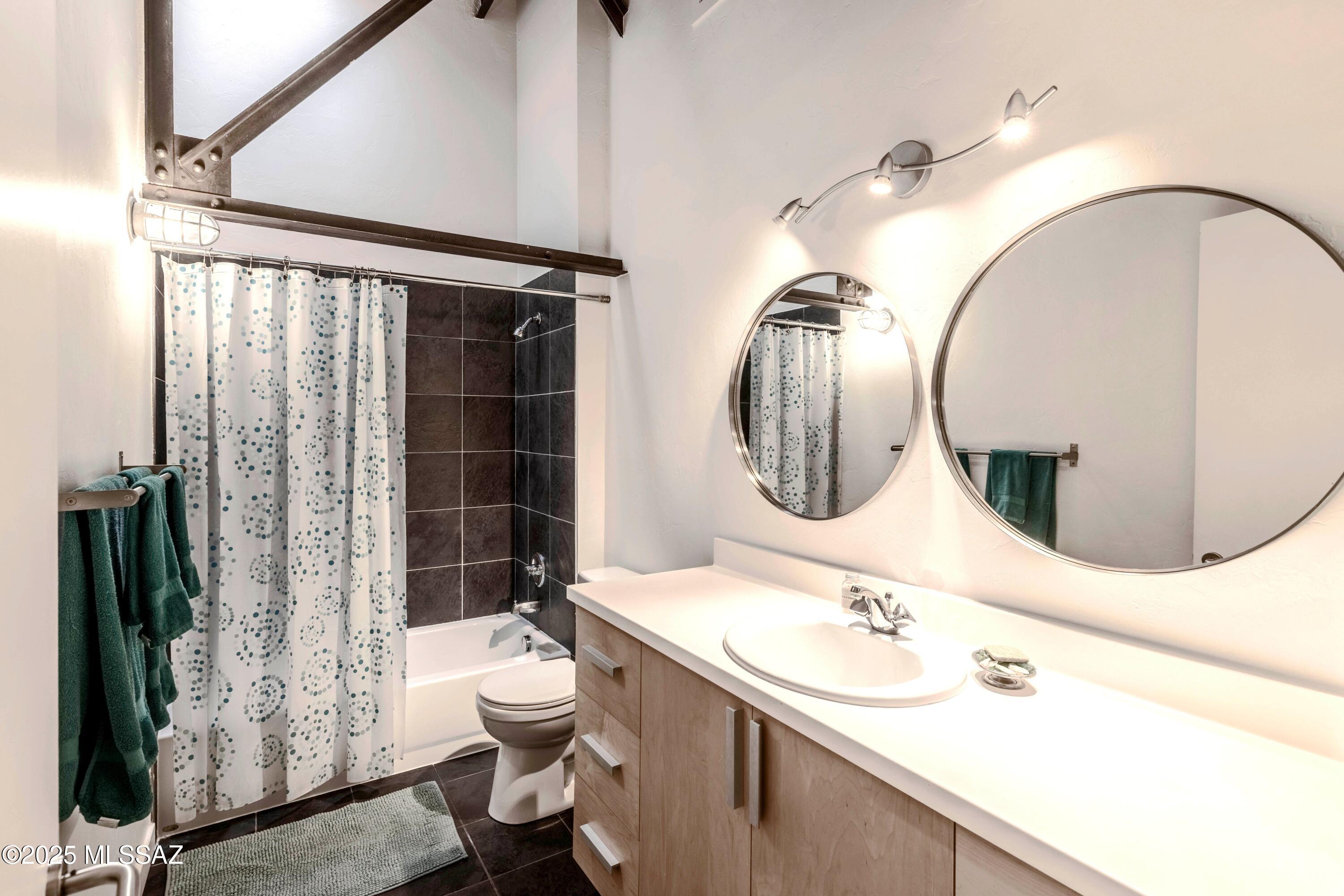 1001 E 17Th Street Unit: 122