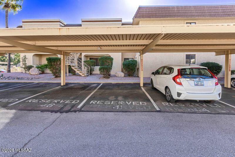 5500 N Valley View Road 101