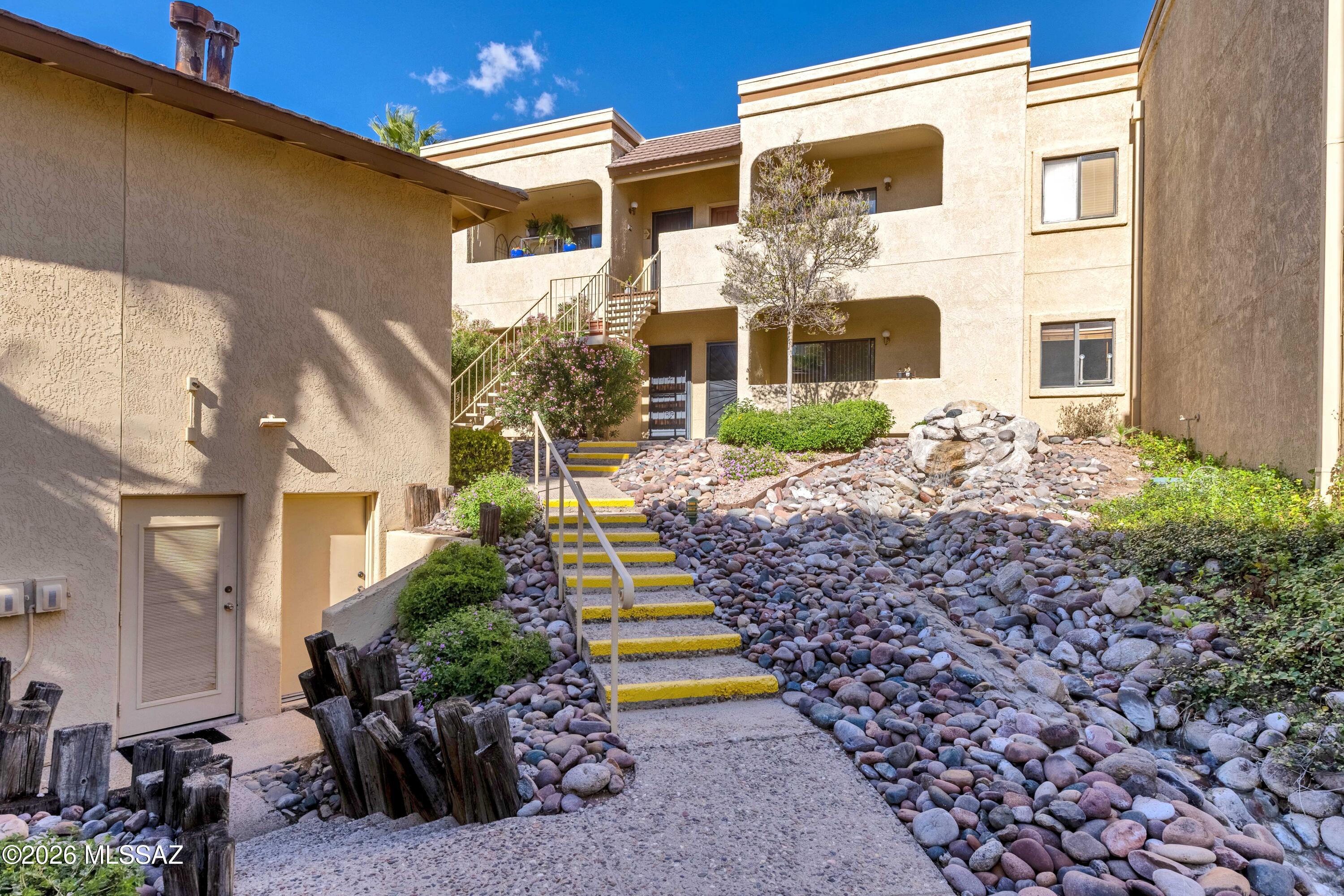 5500 N Valley View Road 101