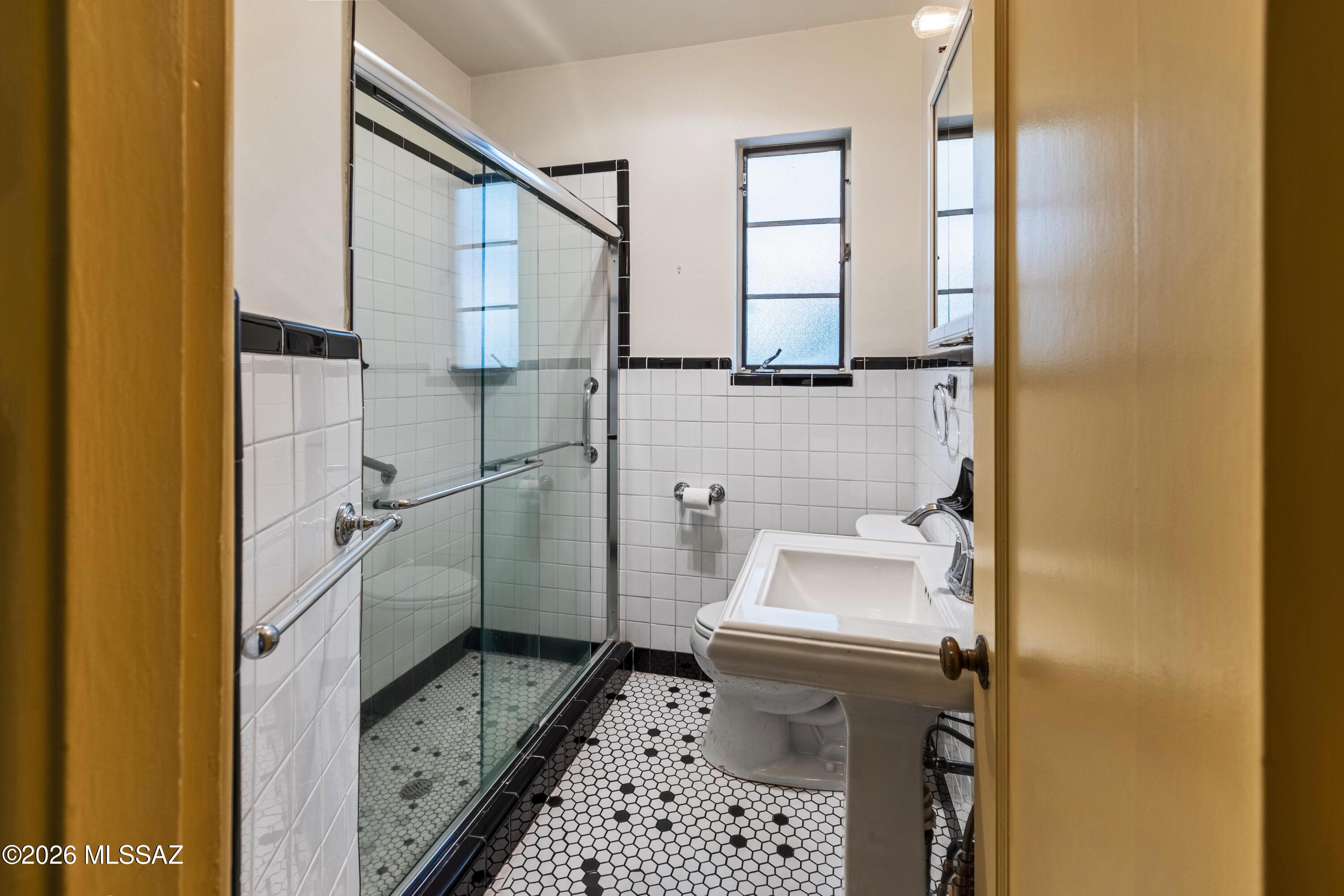 1925-1931 E Lee Street