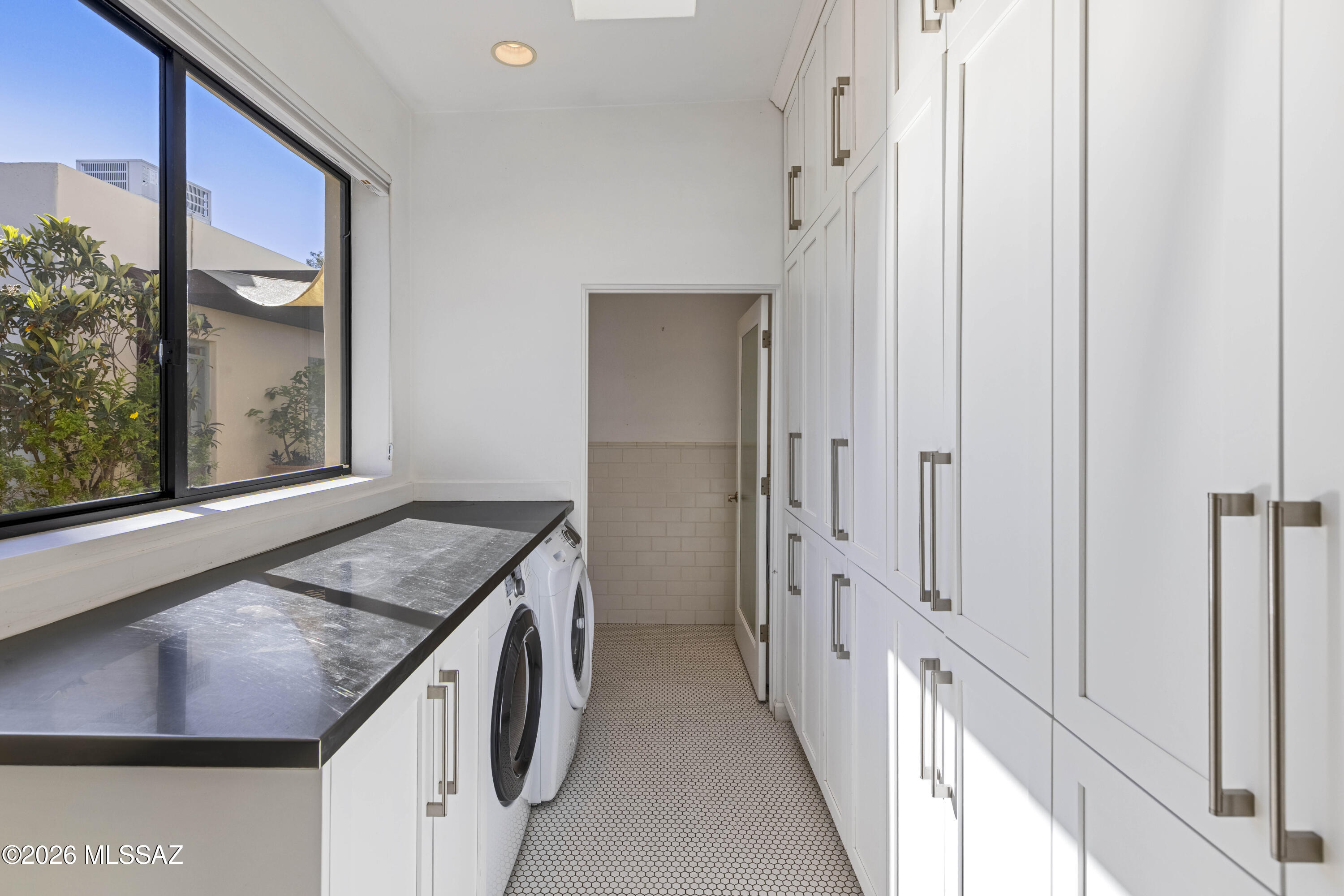 1925-1931 E Lee Street