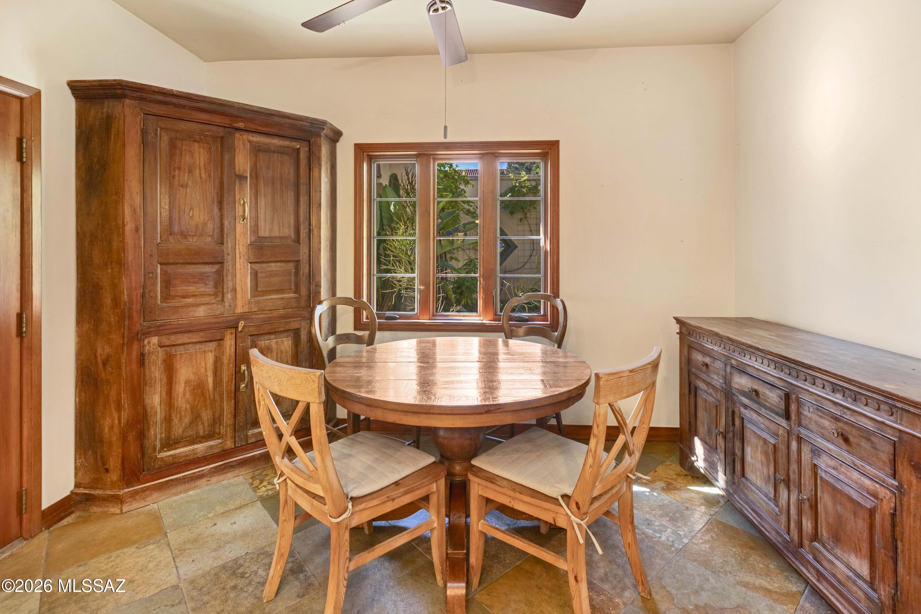 1925-1931 E Lee Street