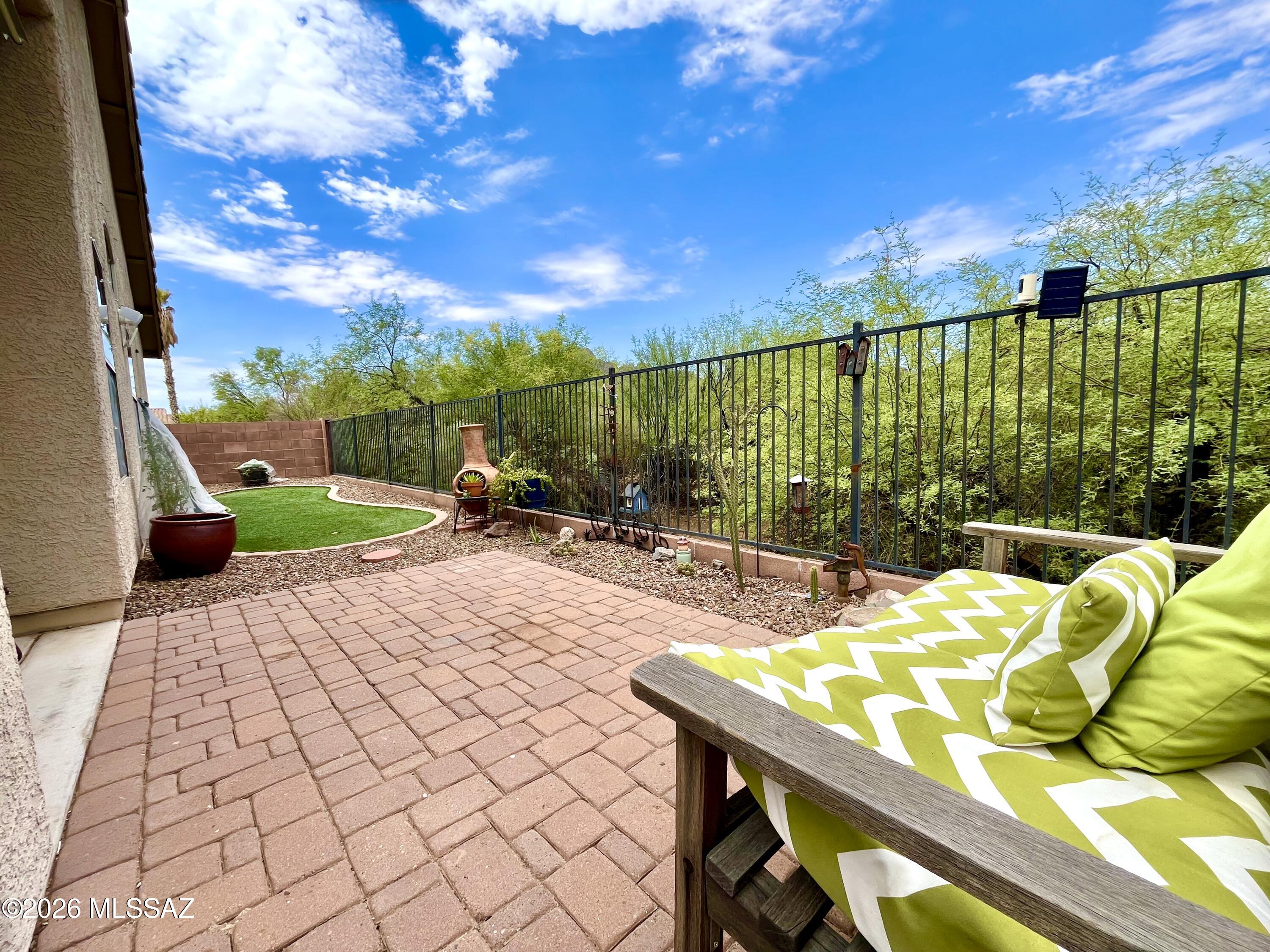 8869 N Misty Brook Drive