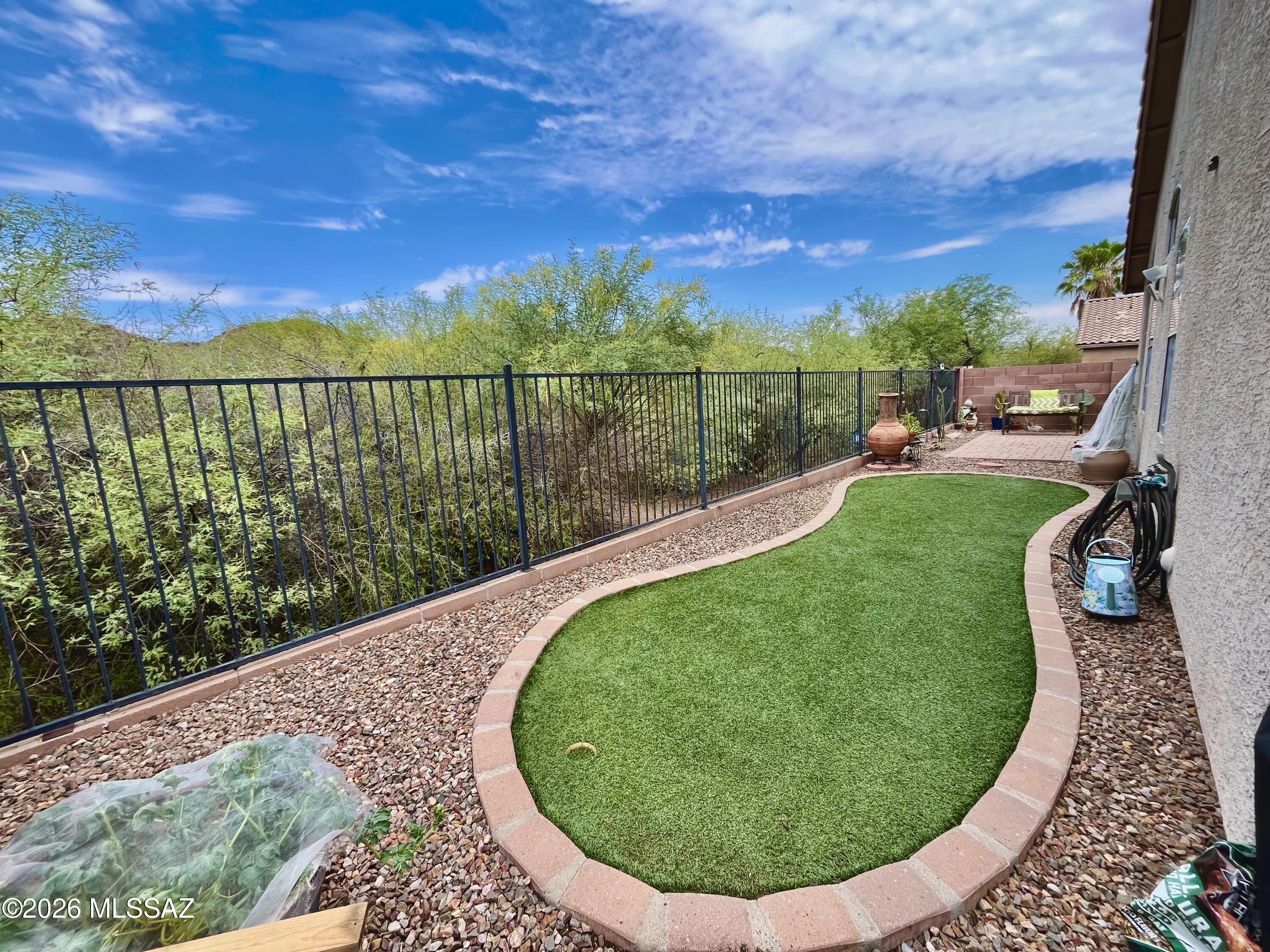 8869 N Misty Brook Drive