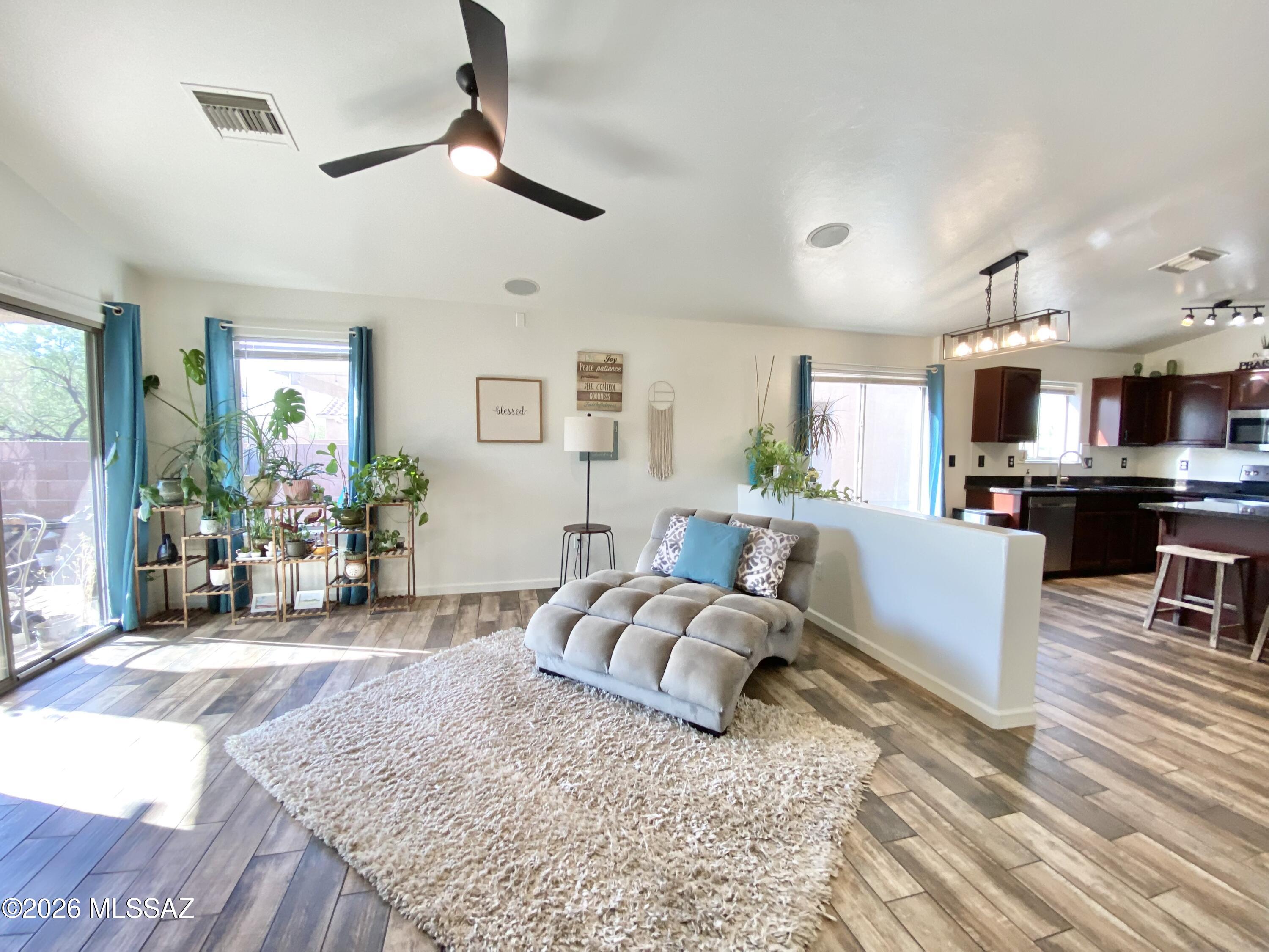 8869 N Misty Brook Drive