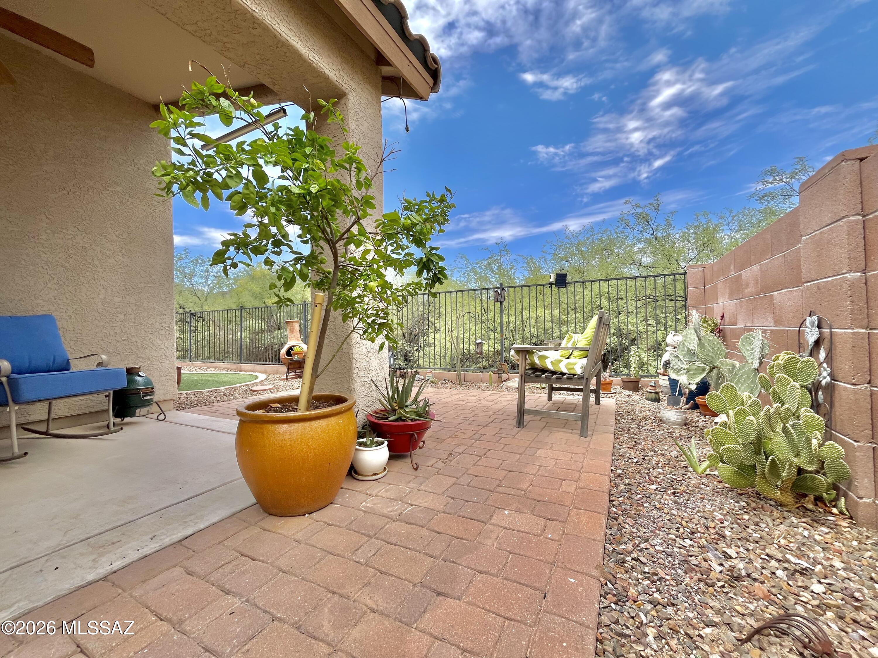 8869 N Misty Brook Drive