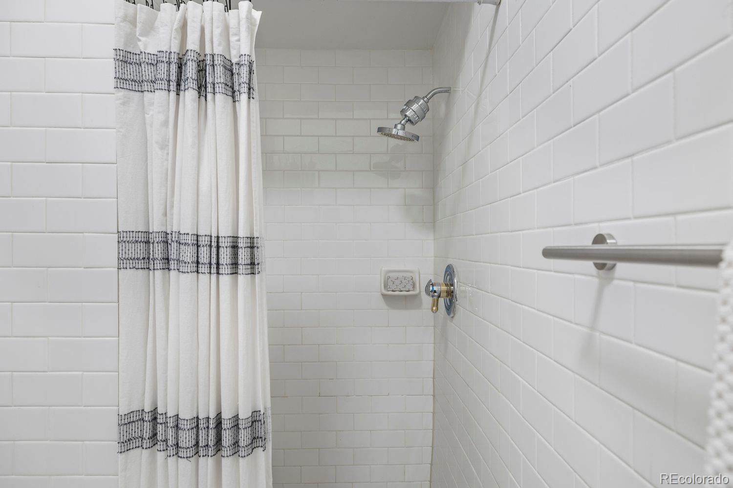 1640 N Downing Street Unit: 104