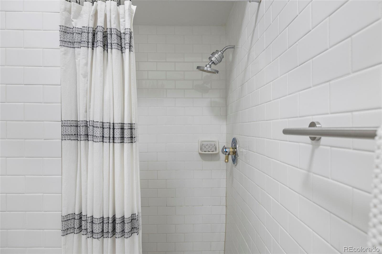 1640 N Downing Street Unit: 104