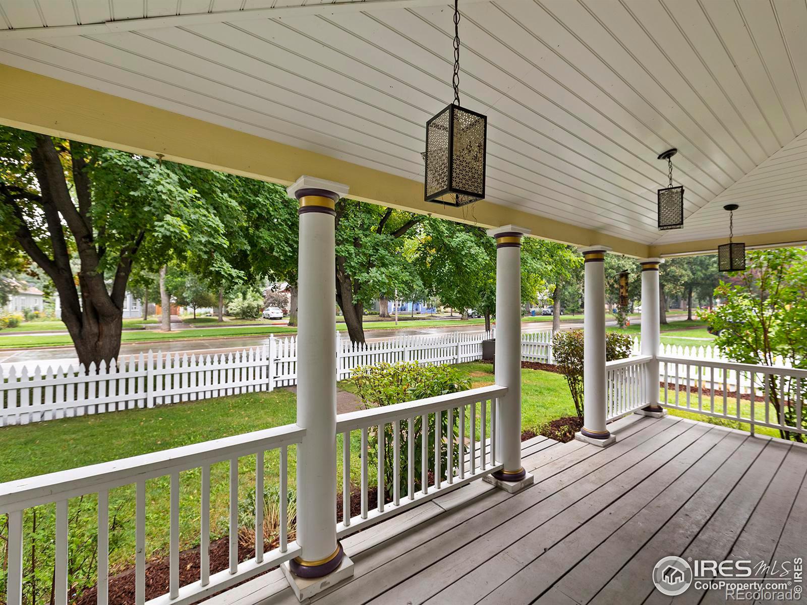 1002 W Mountain Avenue