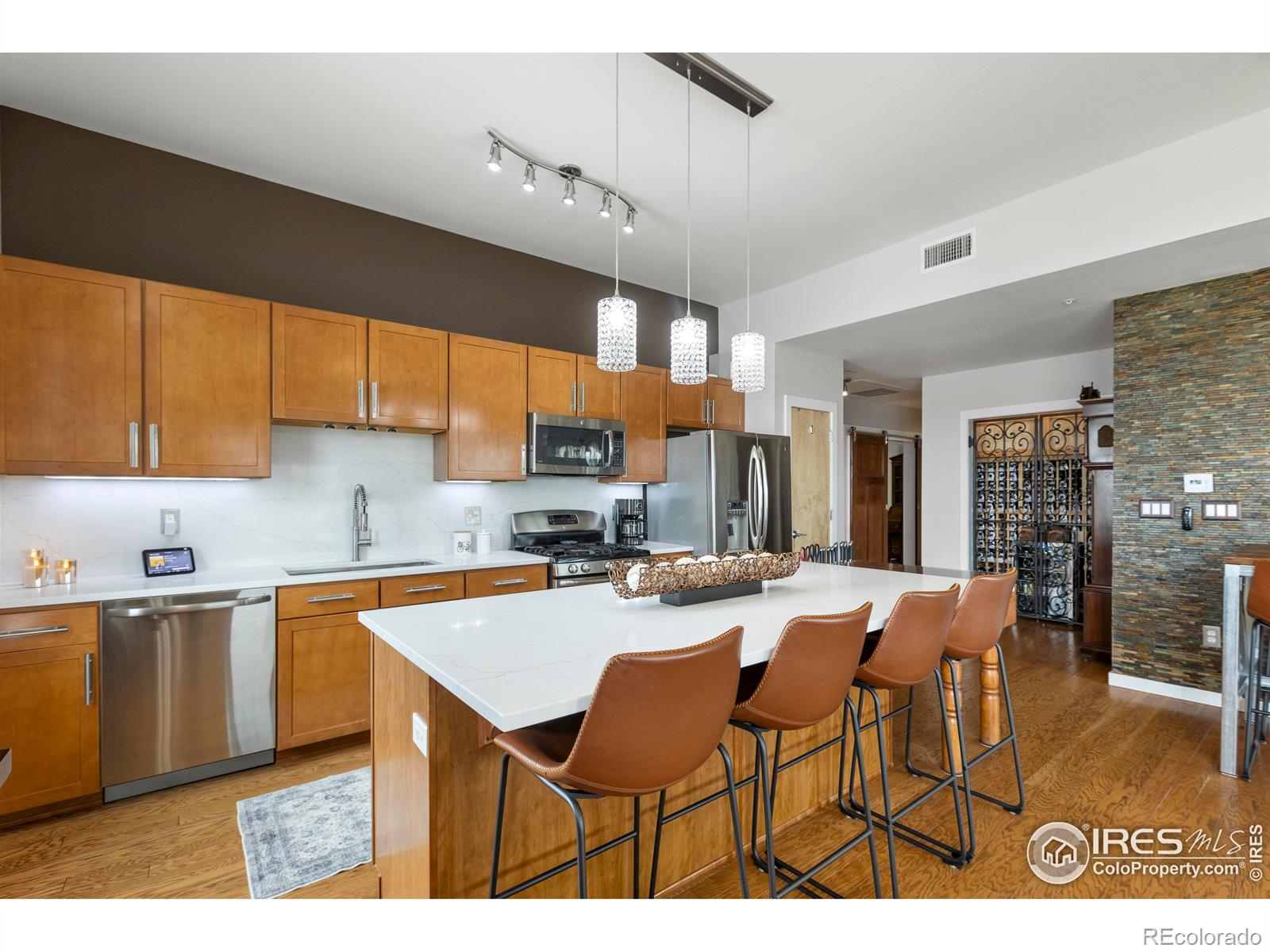 204 Maple Street Unit: 401