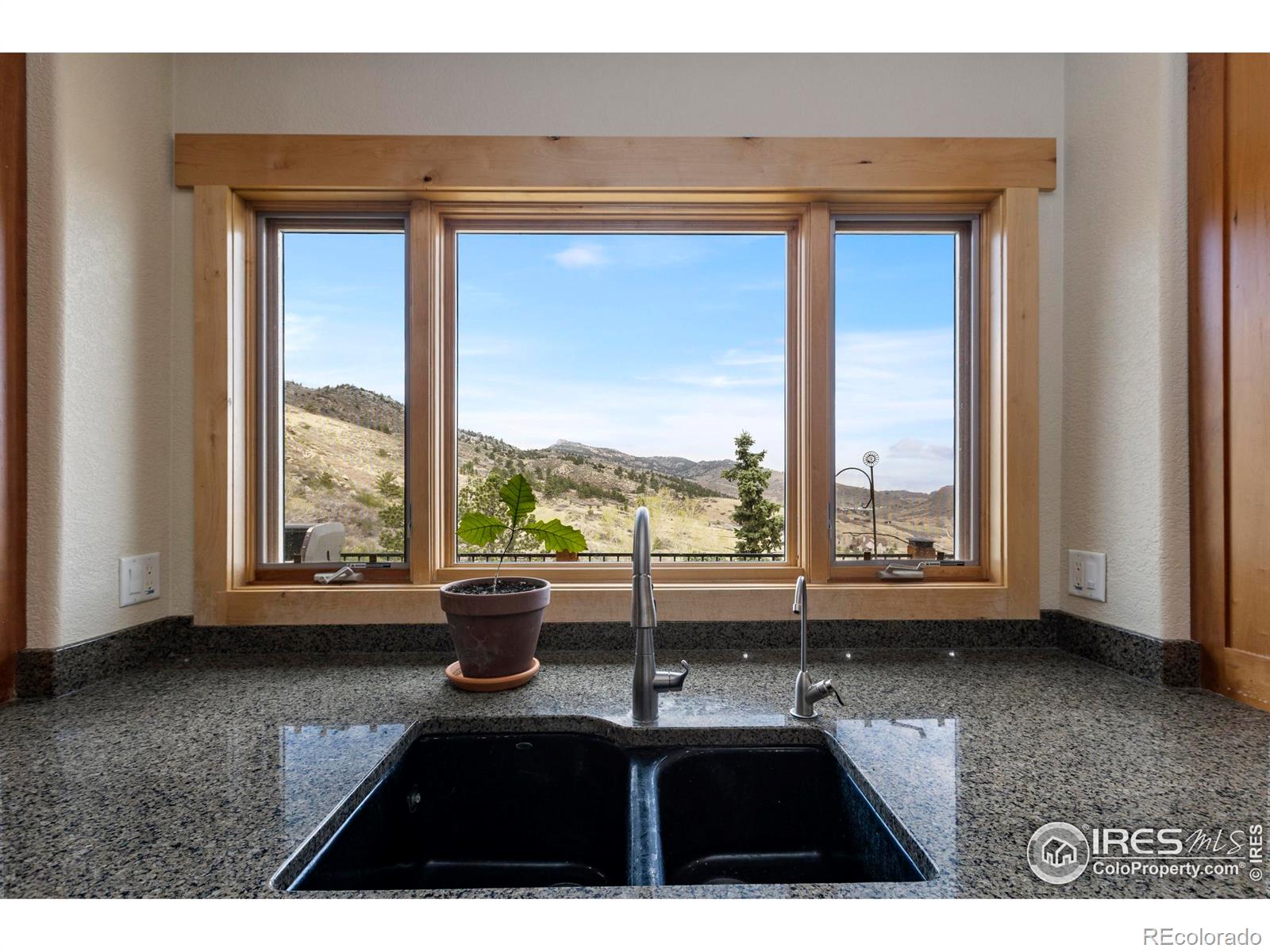 4736 Rim Rock Ridge Road