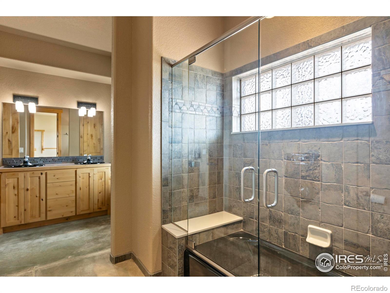 4736 Rim Rock Ridge Road