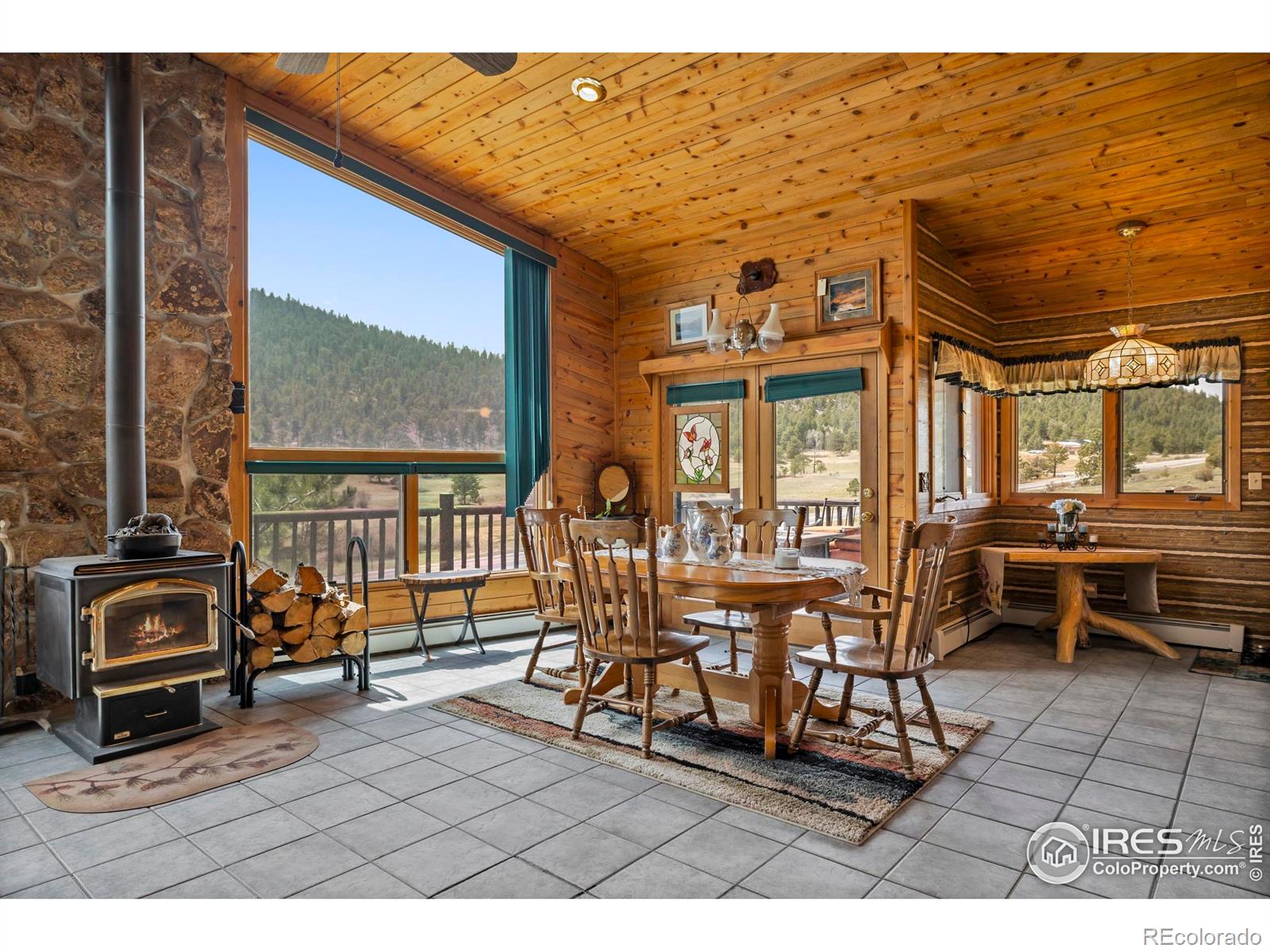 260 Meadowview Drive