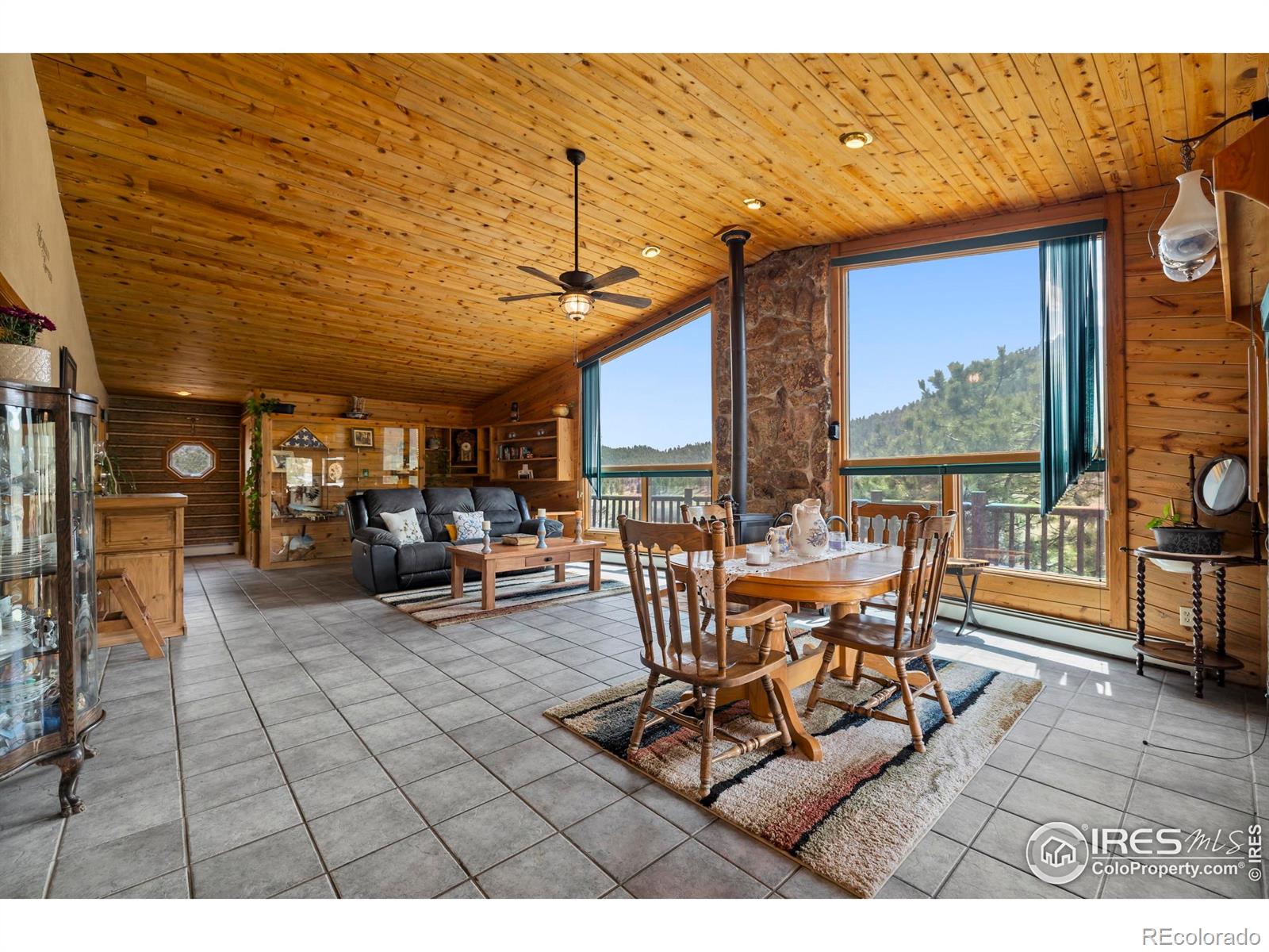 260 Meadowview Drive