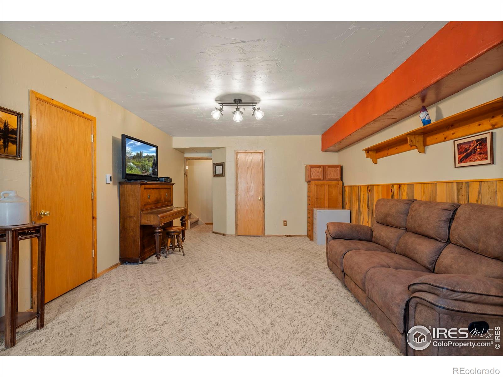 260 Meadowview Drive