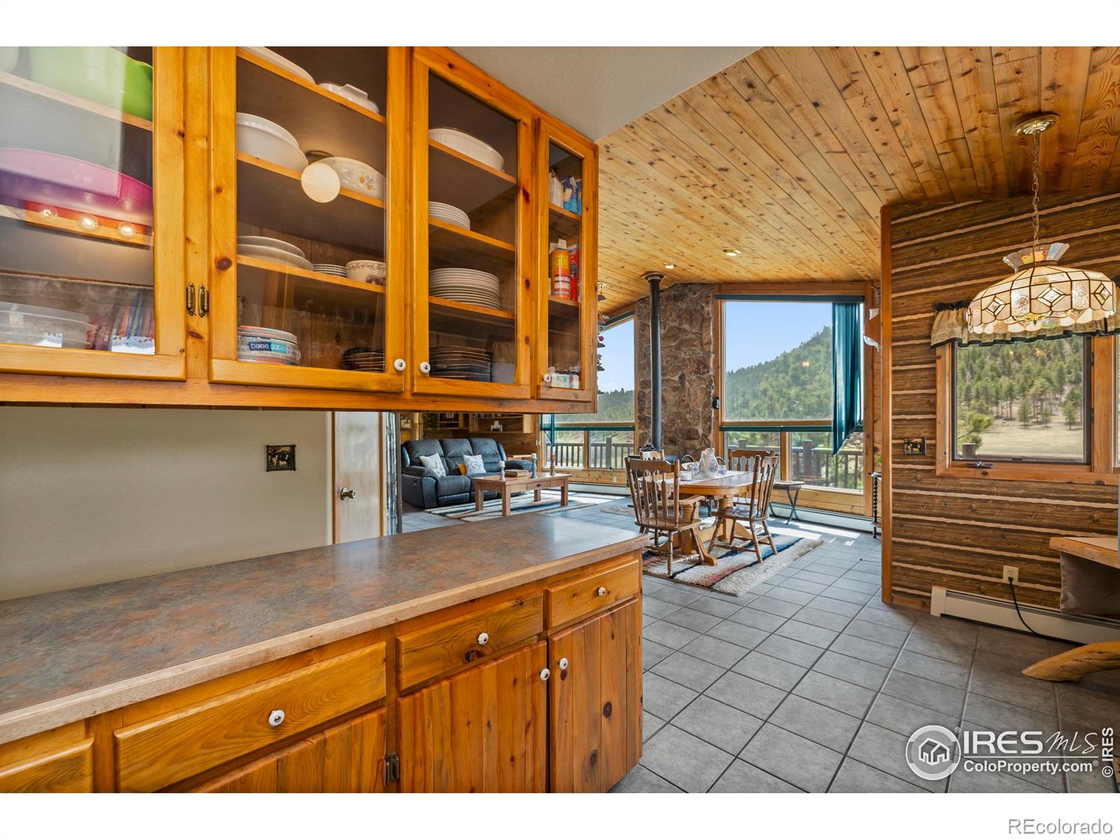 260 Meadowview Drive