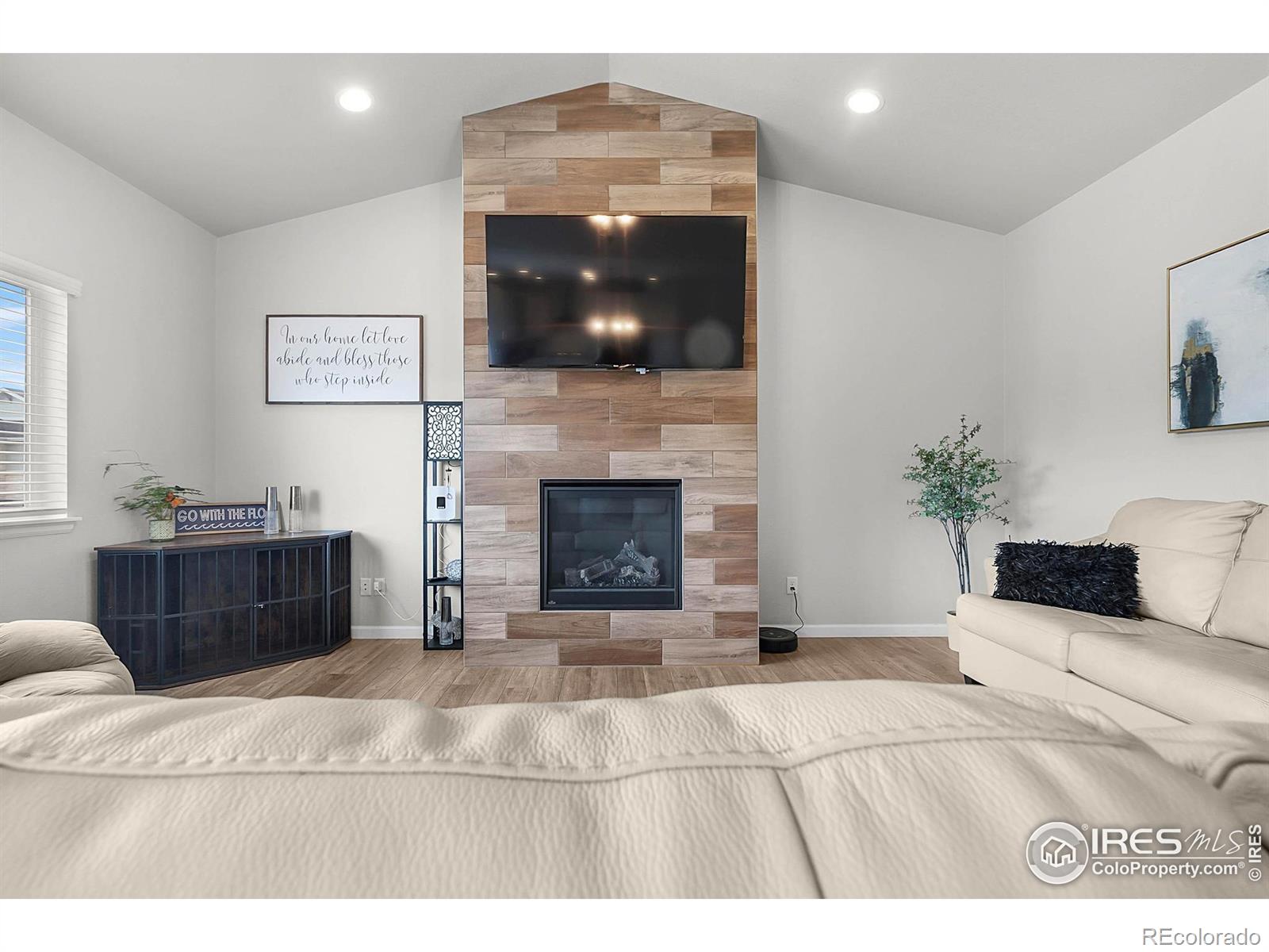 290 Sutherland Drive