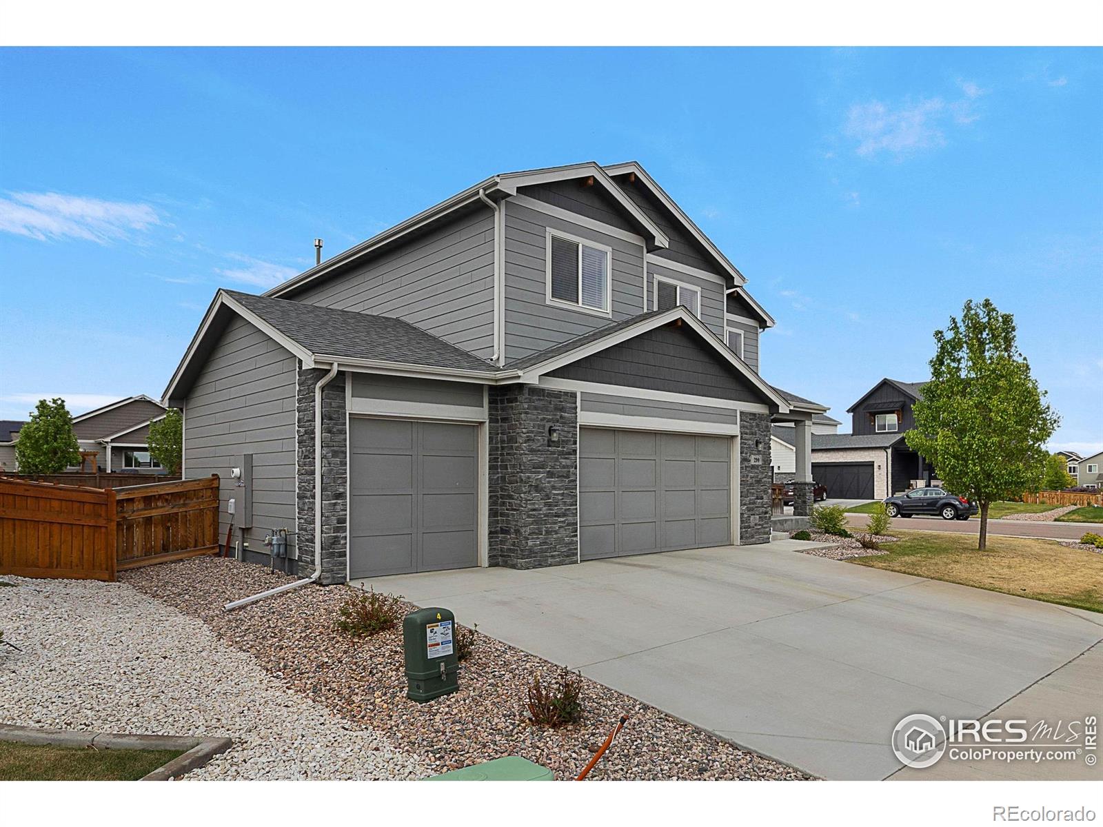 290 Sutherland Drive