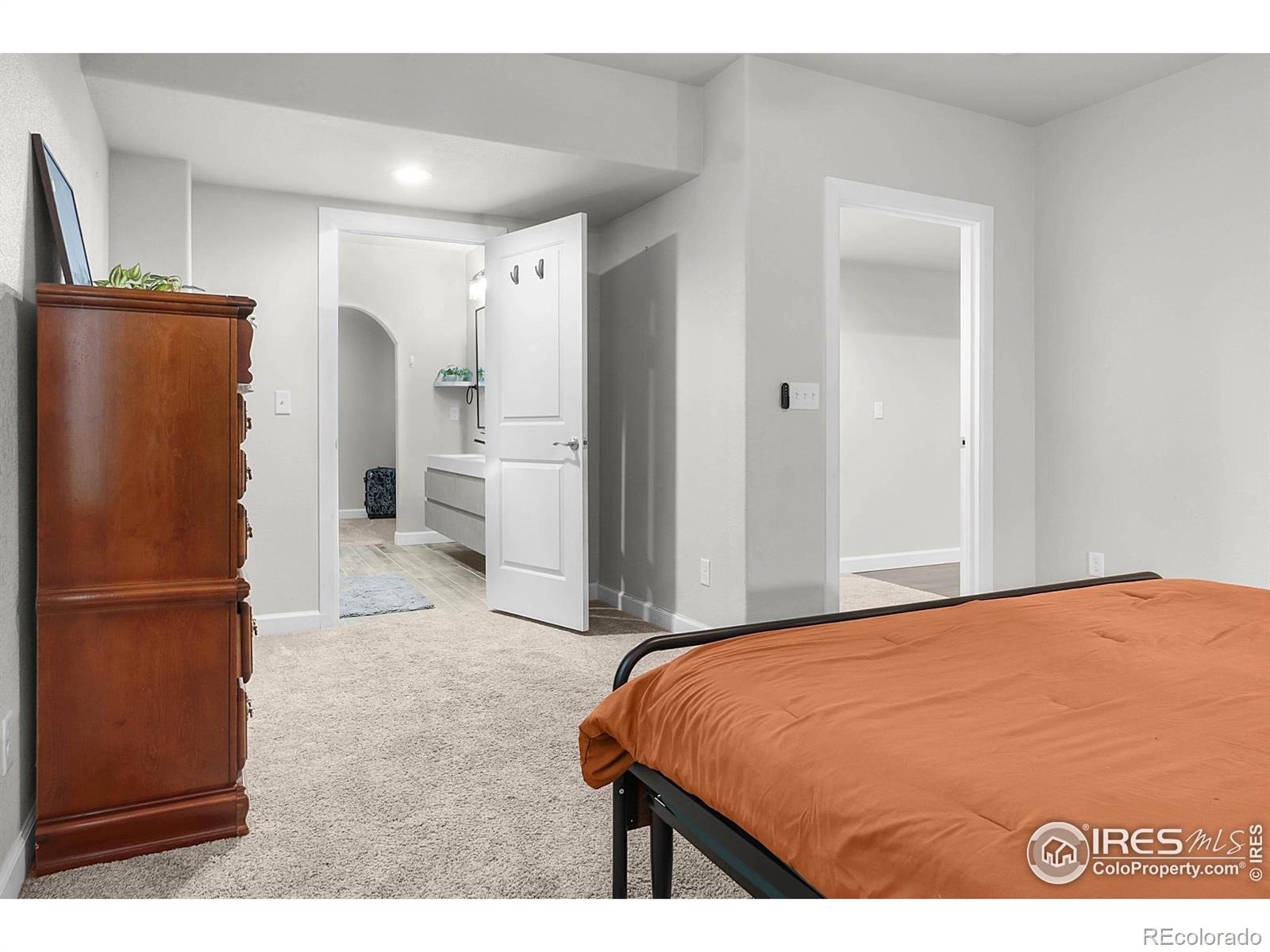 290 Sutherland Drive