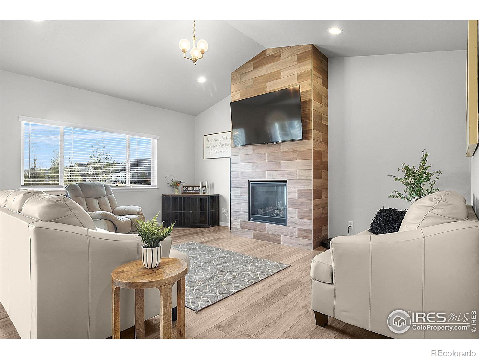 290 Sutherland Drive