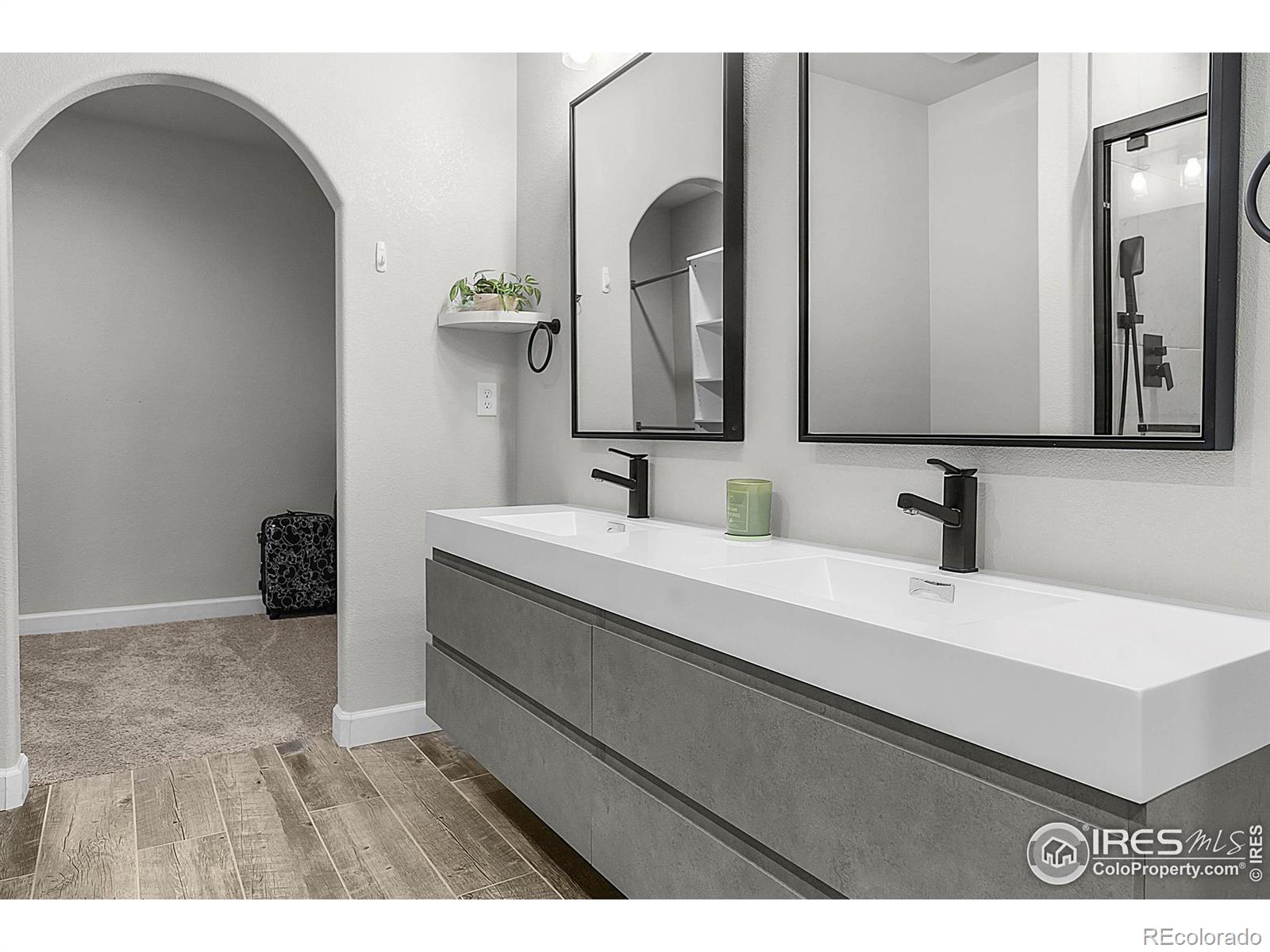 290 Sutherland Drive