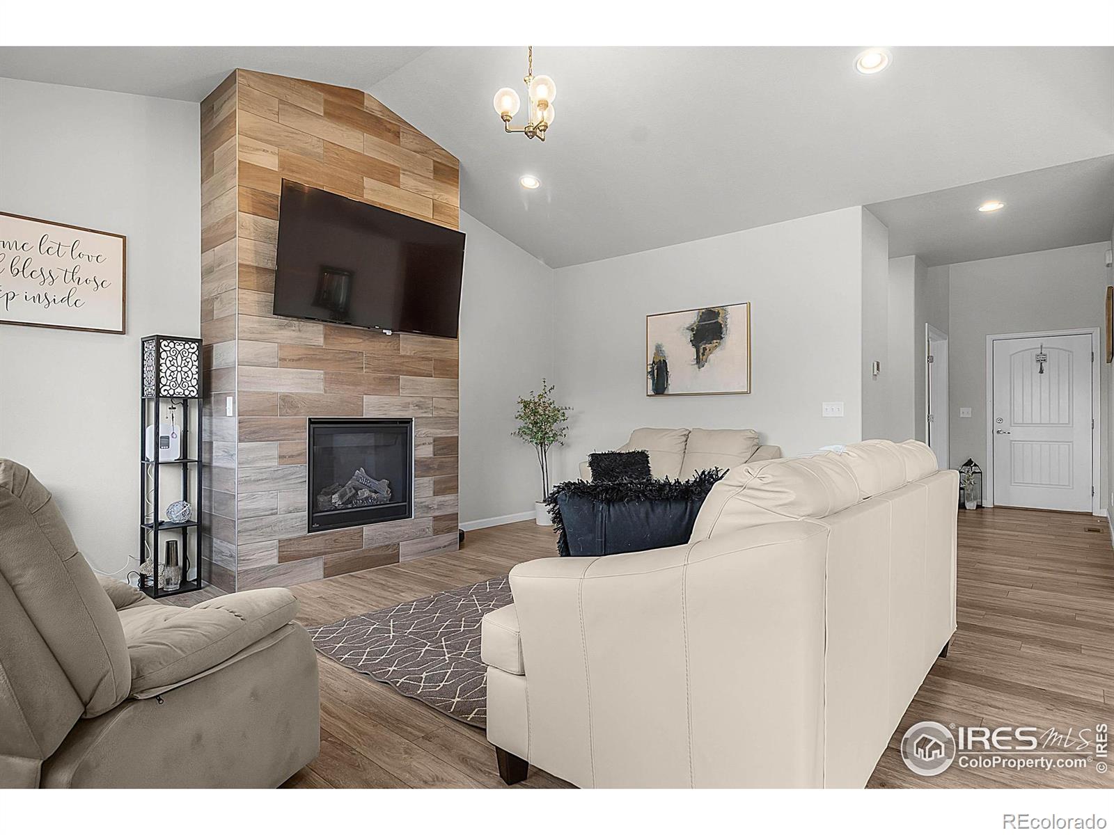 290 Sutherland Drive