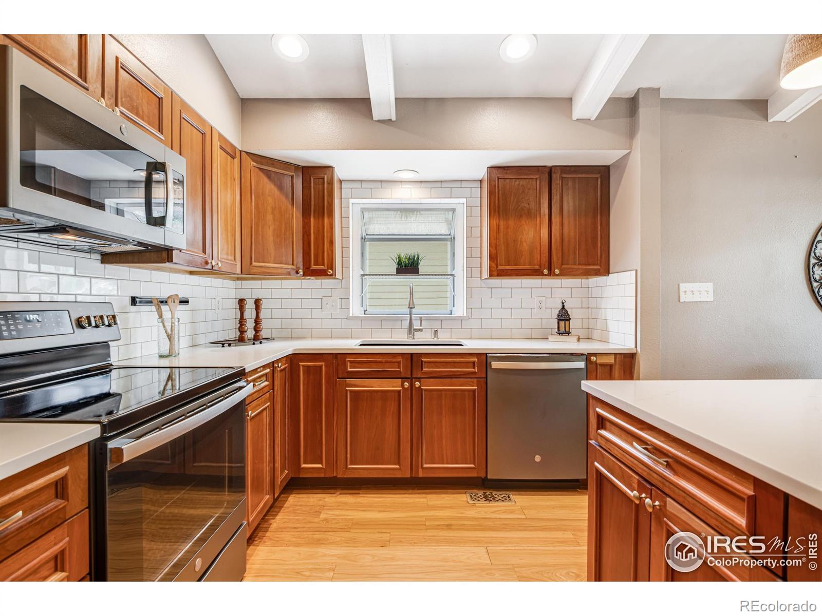 2213 Hiawatha Court