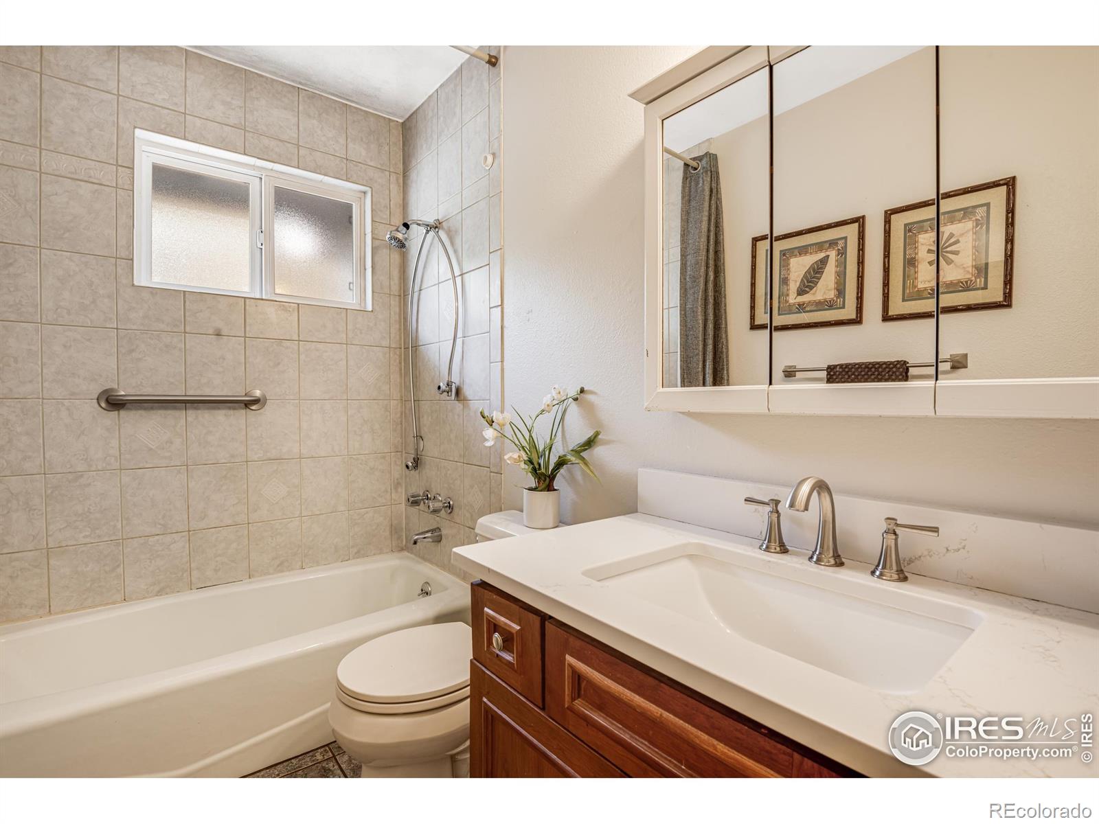 2213 Hiawatha Court