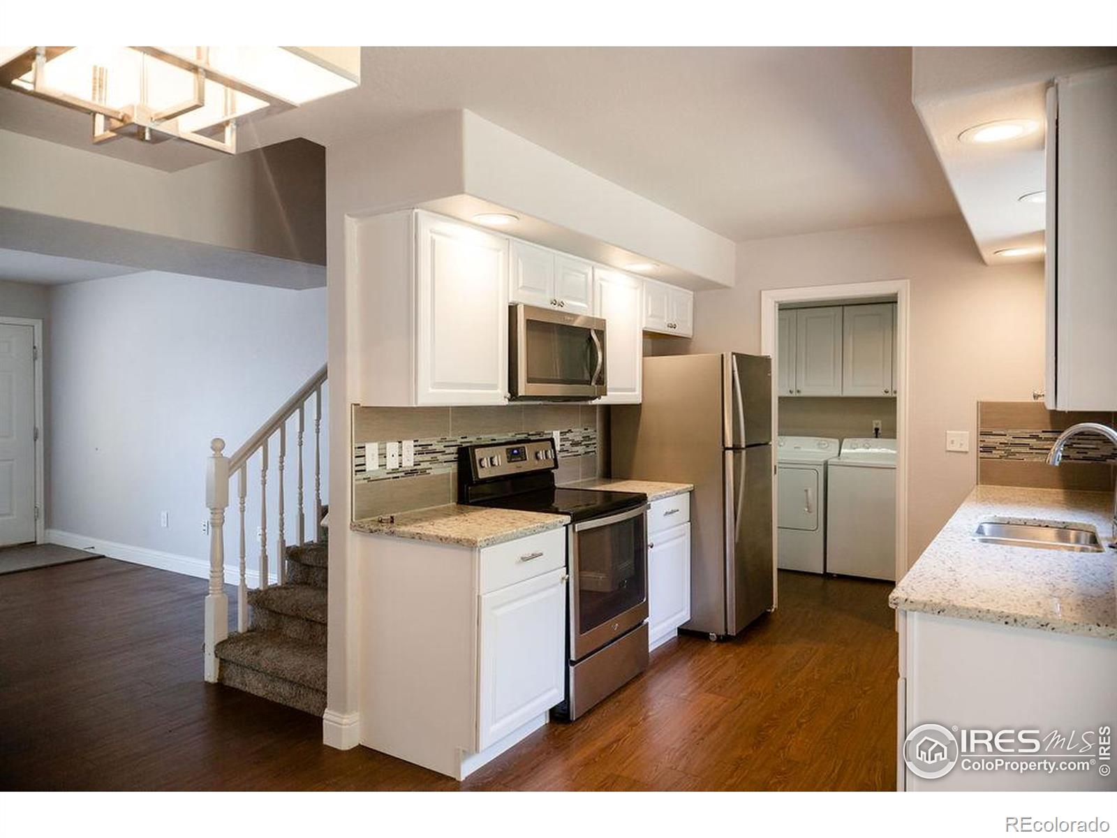 2032 Glenmoor Drive