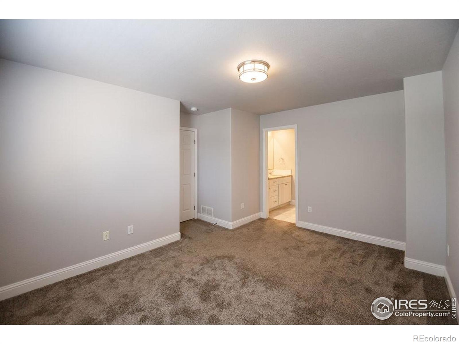 2032 Glenmoor Drive