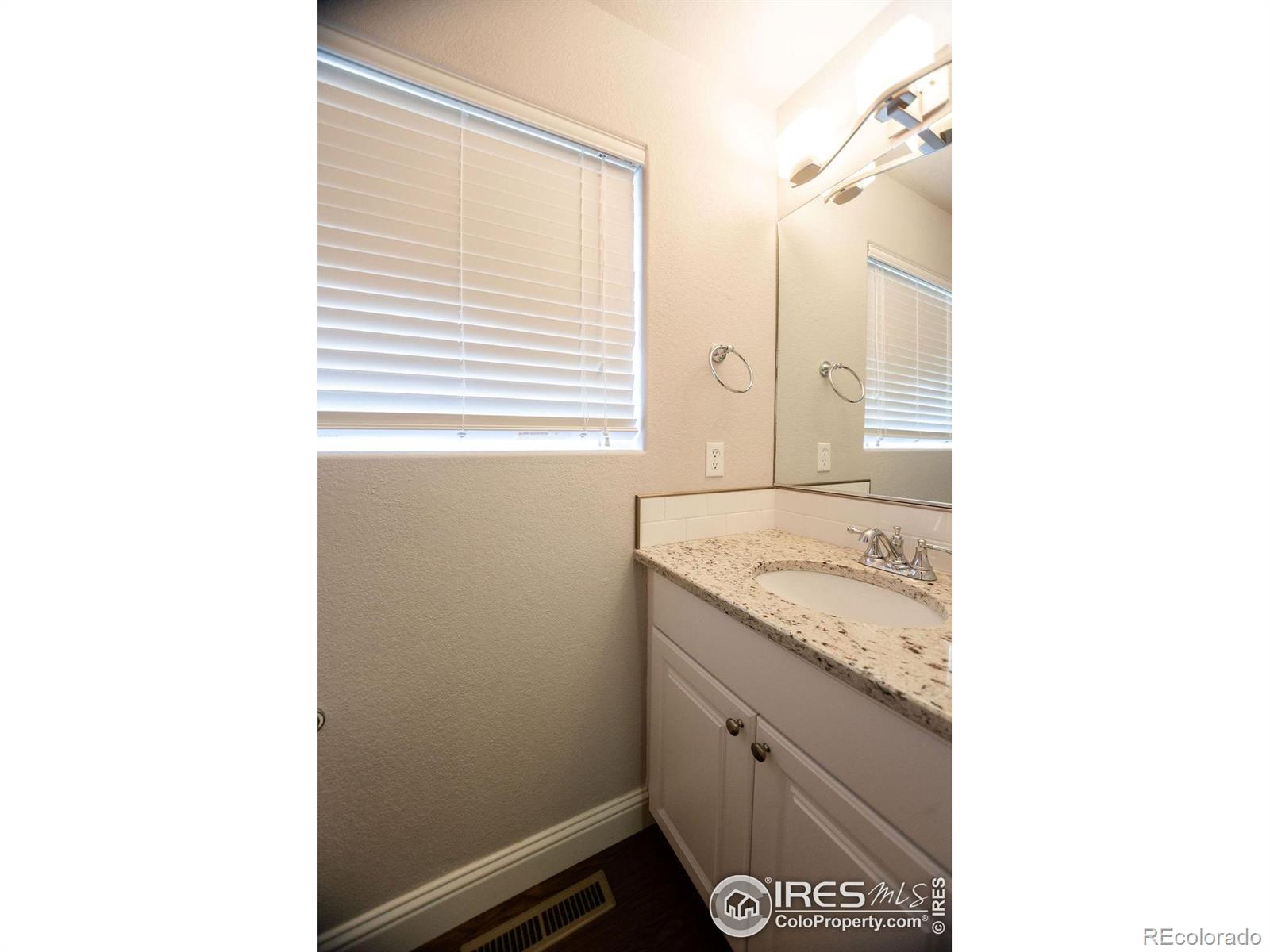 2032 Glenmoor Drive