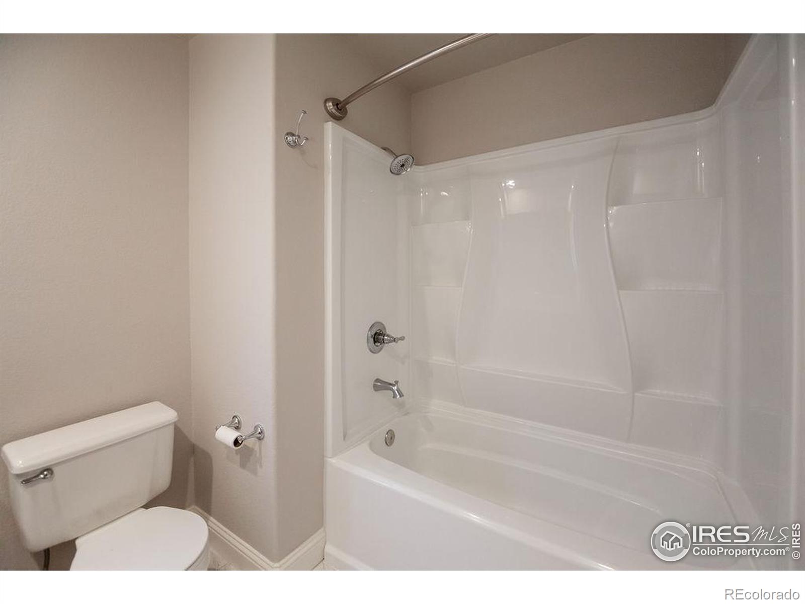 2032 Glenmoor Drive