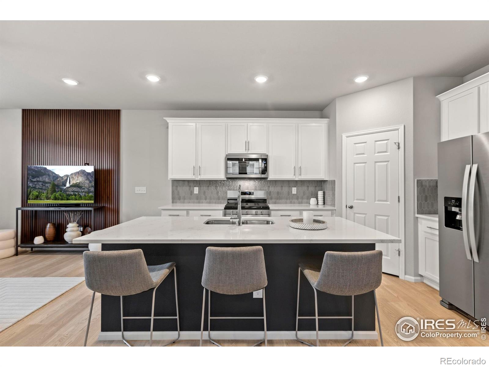 239 E 4th Street