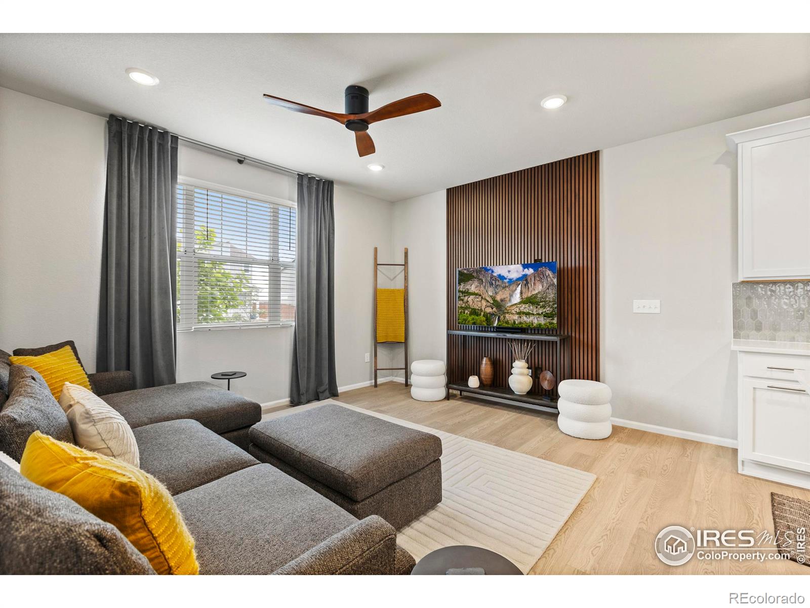 239 E 4th Street