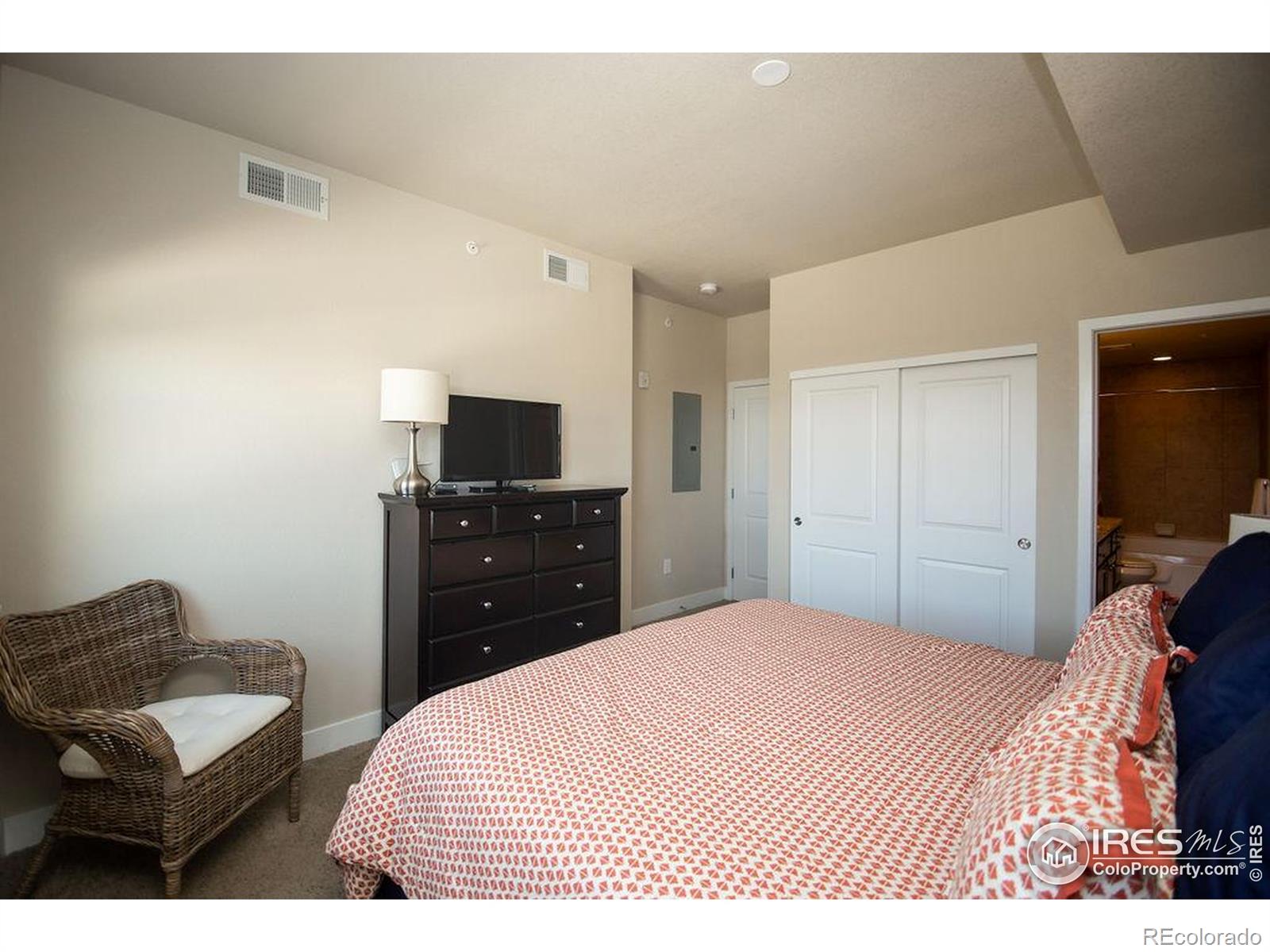 220 Willow Street Unit: 202
