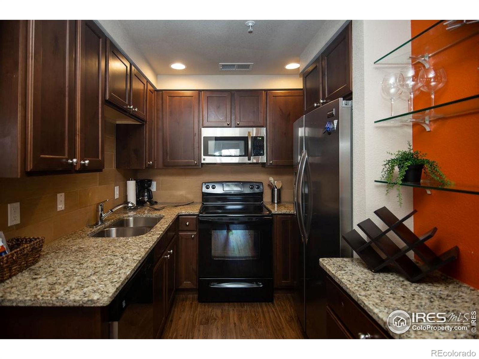 220 Willow Street Unit: 202