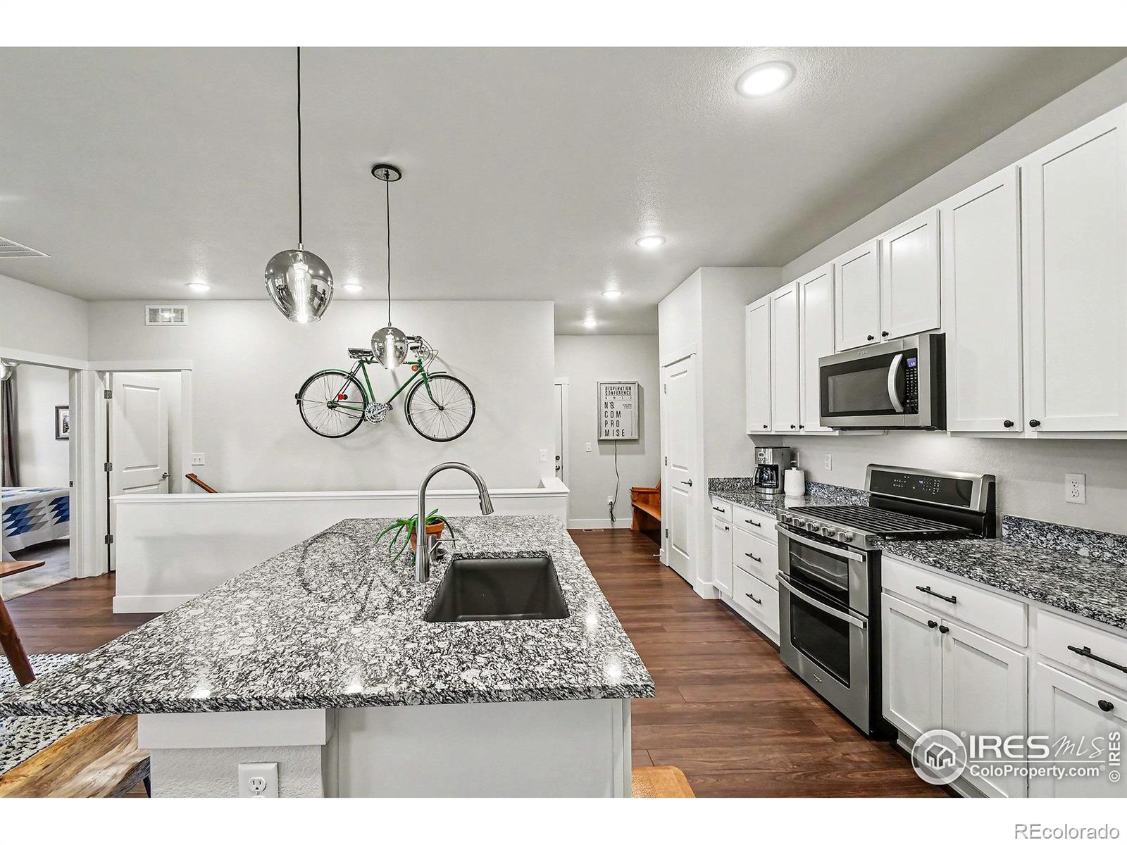 5910 Rendezvous Parkway