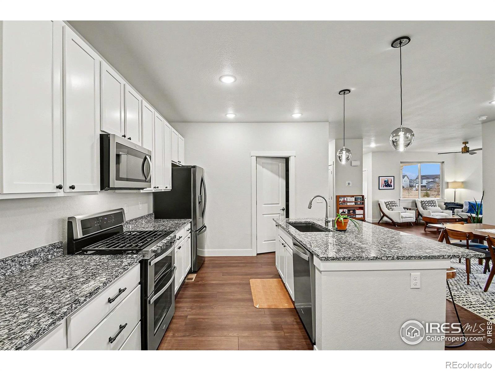 5910 Rendezvous Parkway