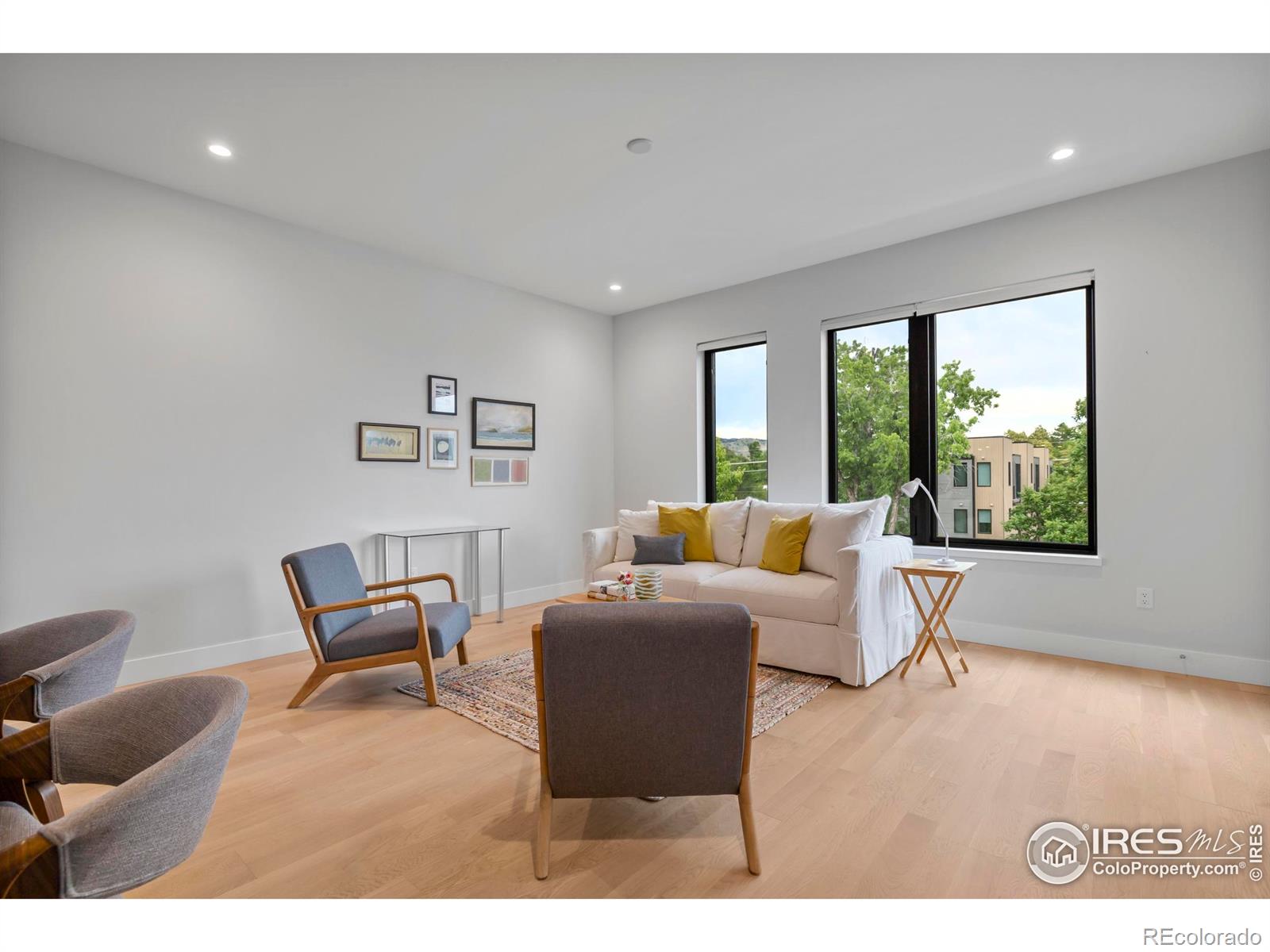 2718 Pine Street Unit: 301