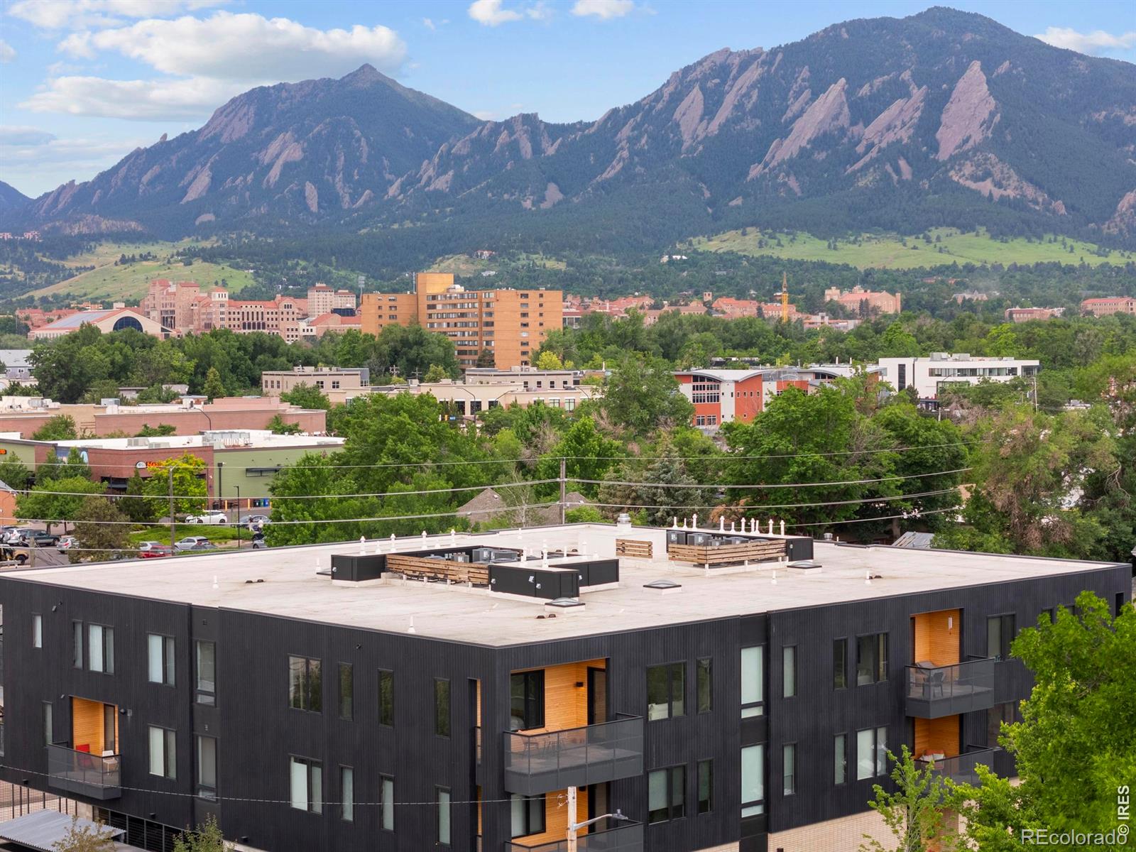 2718 Pine Street Unit: 301